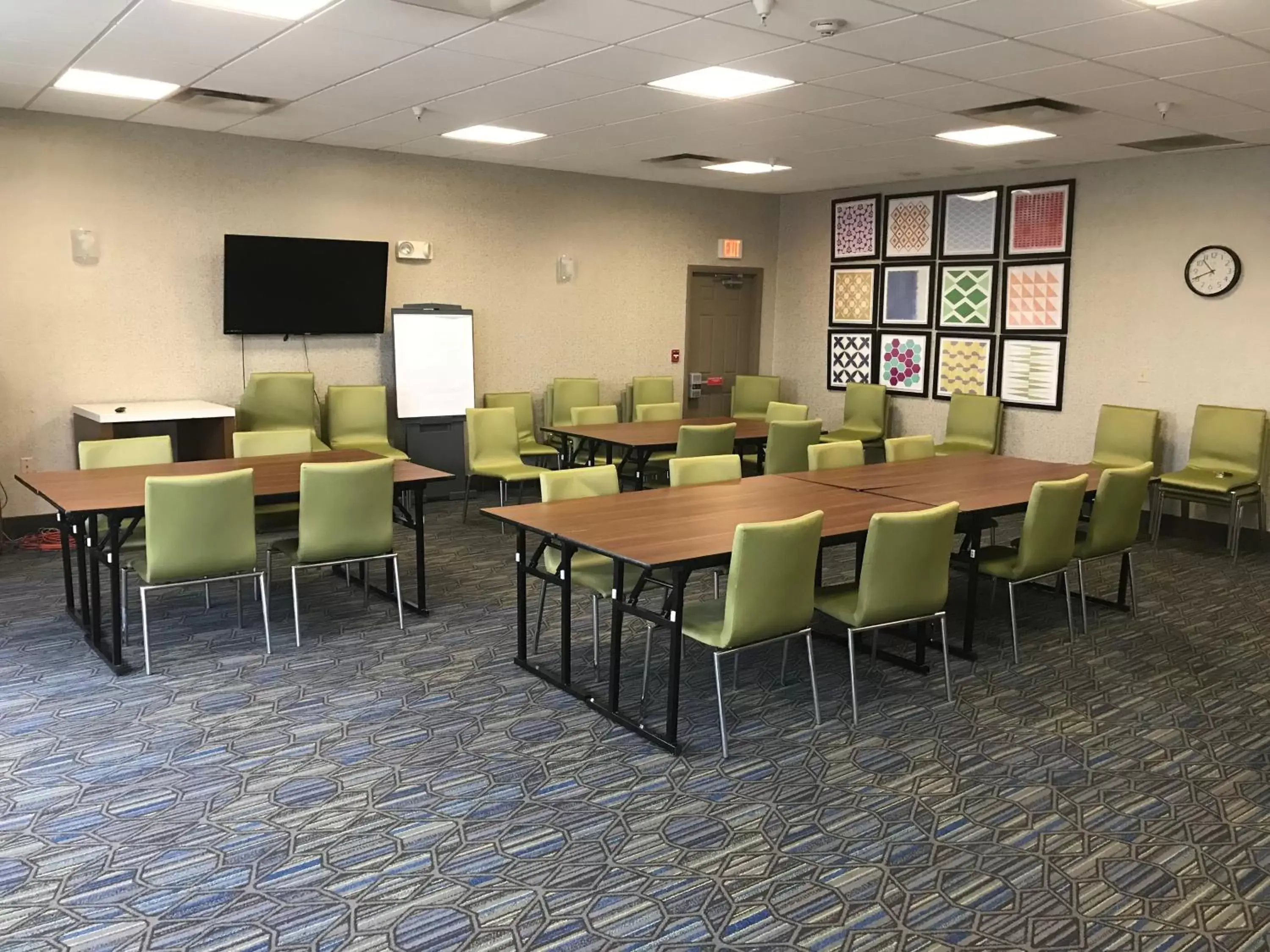 Meeting/conference room in Holiday Inn Express Hotel & Suites Maryville, an IHG Hotel