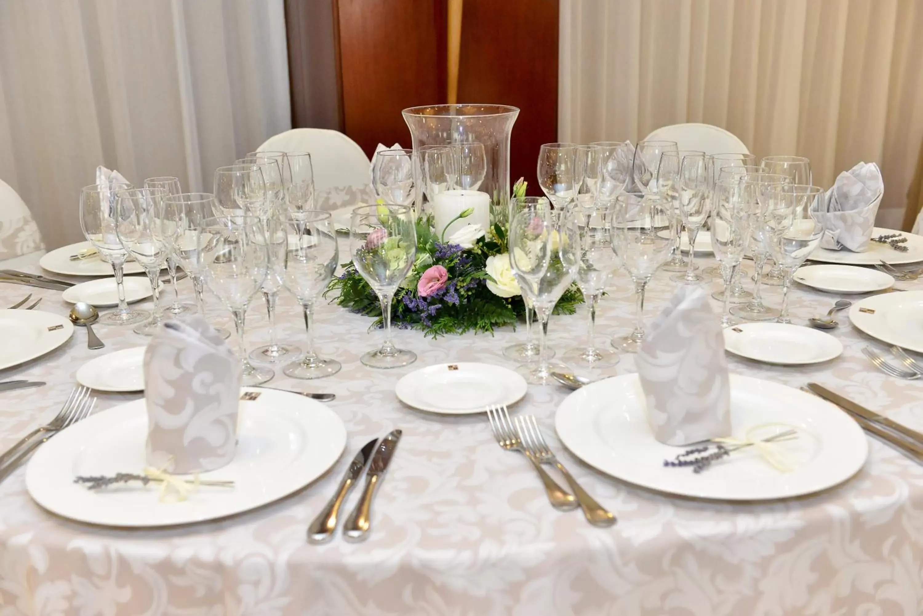 Banquet/Function facilities, Restaurant/Places to Eat in Hotel Badajoz Center
