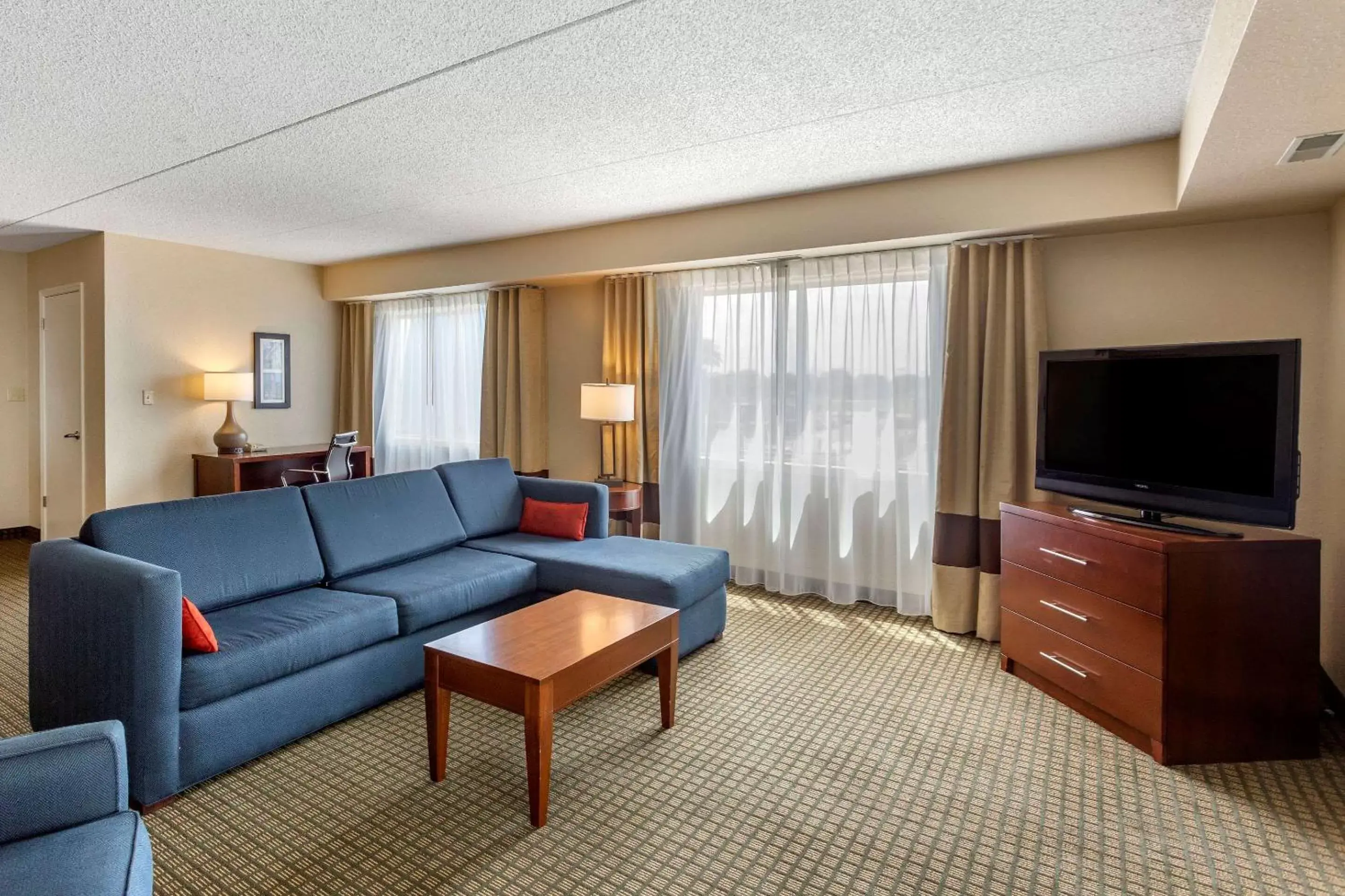 Bedroom, Seating Area in Comfort Inn & Suites Rochelle