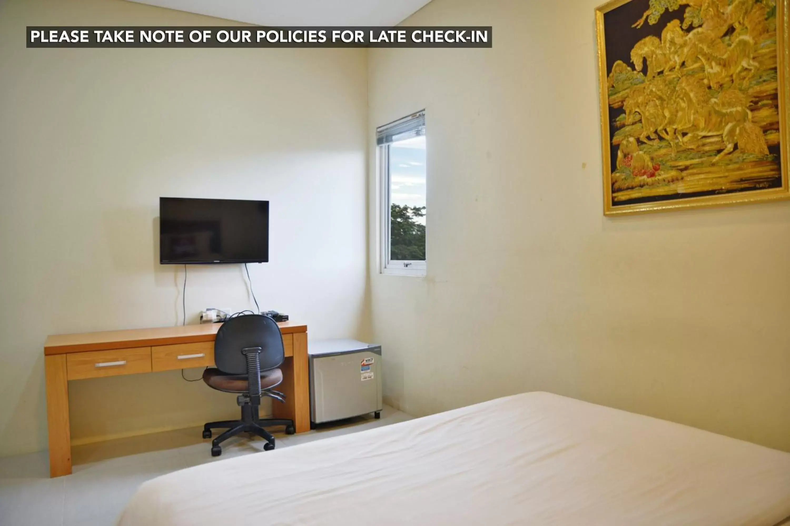 TV and multimedia, Bed in Kemang Eleven TV and multimedia, Bed in Kemang Eleven