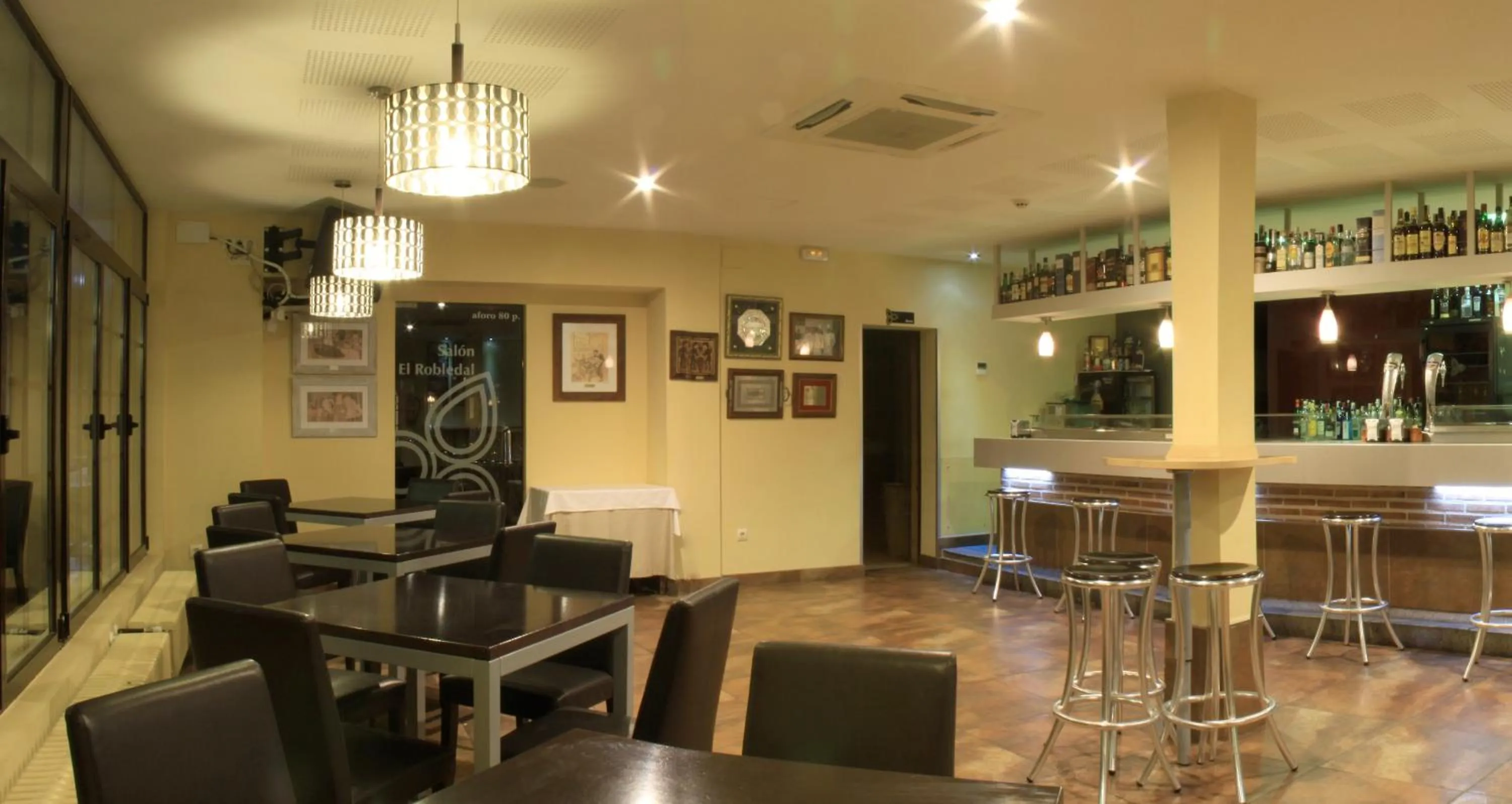 Lounge or bar in Hotel Venta Magullo