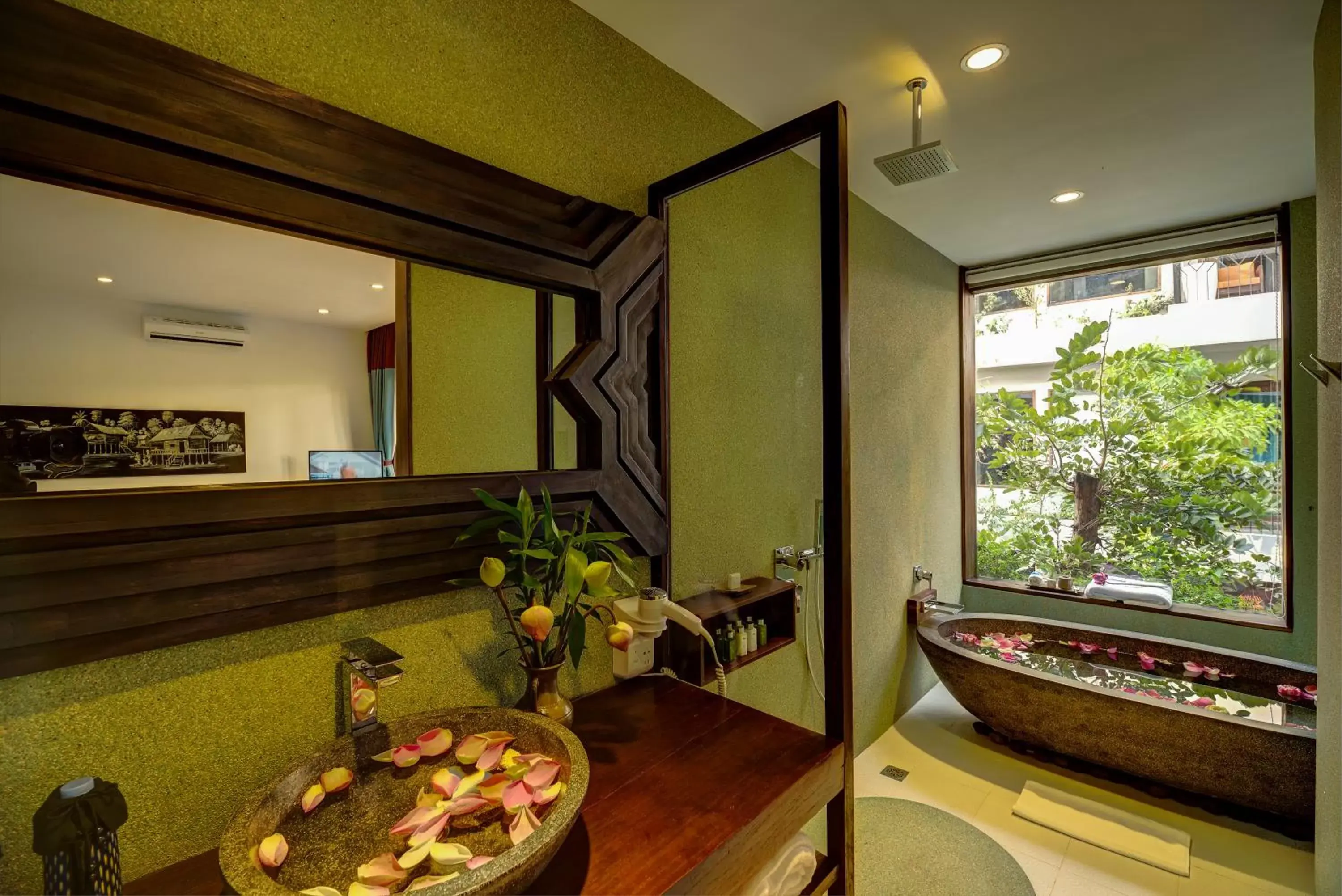Bathroom in Golden Temple Retreat