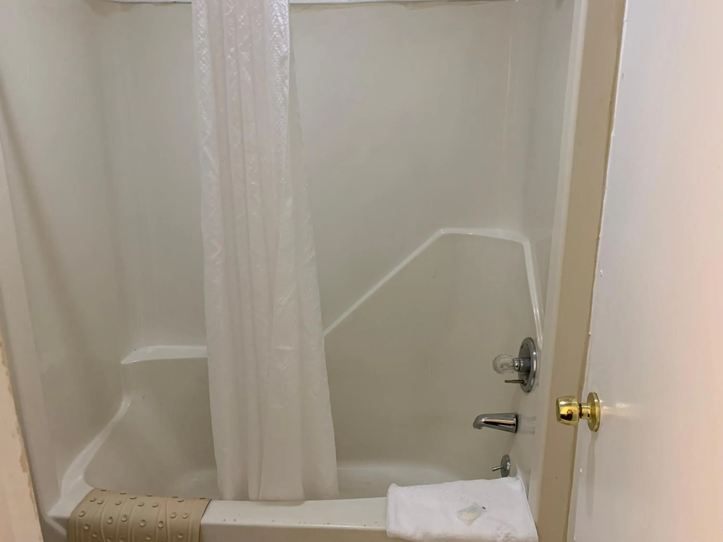 Bathroom in Americas Best Value Inn - Roxboro