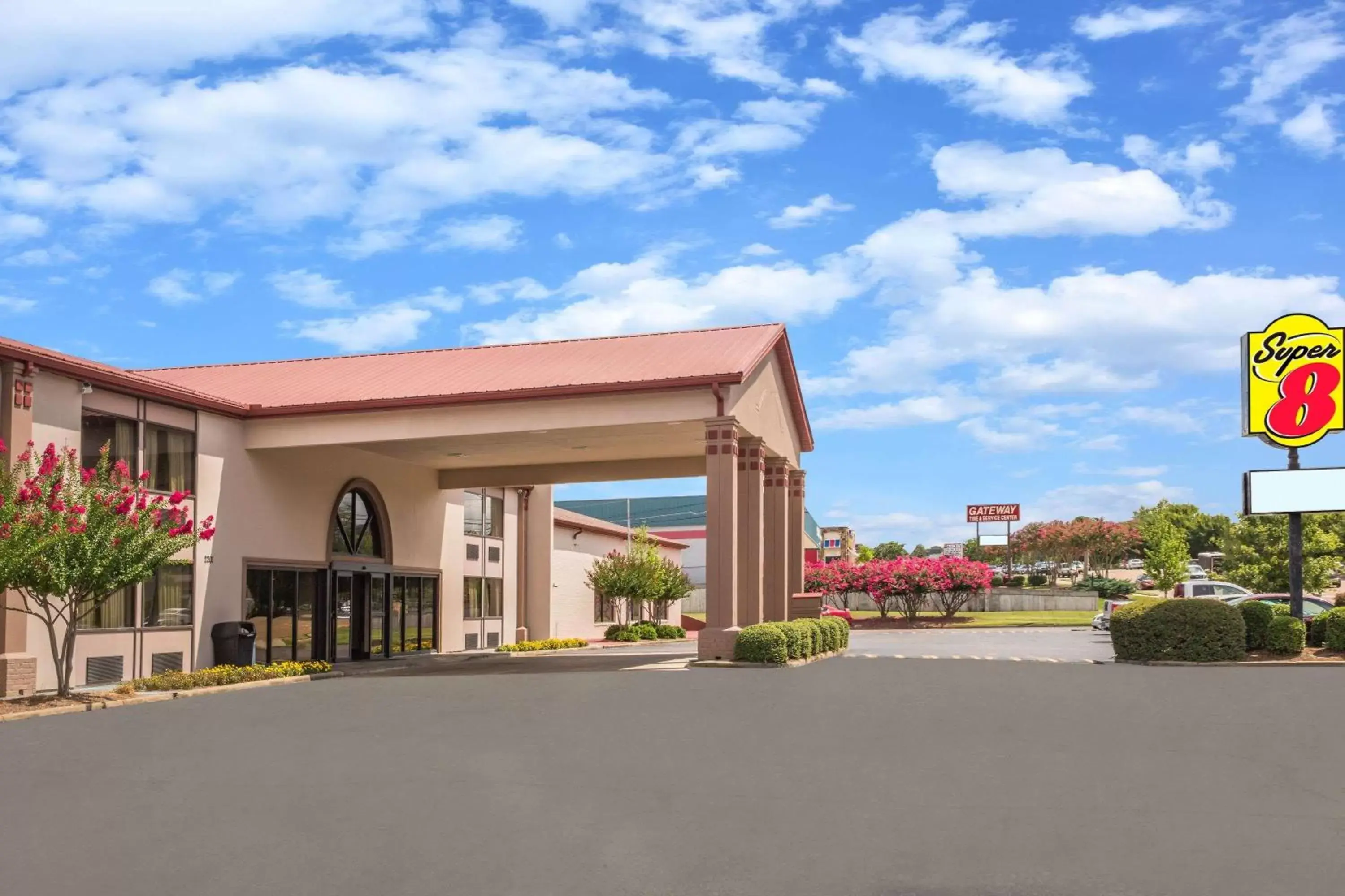 Property building in Super 8 by Wyndham Oxford Property building in Super 8 by Wyndham Oxford