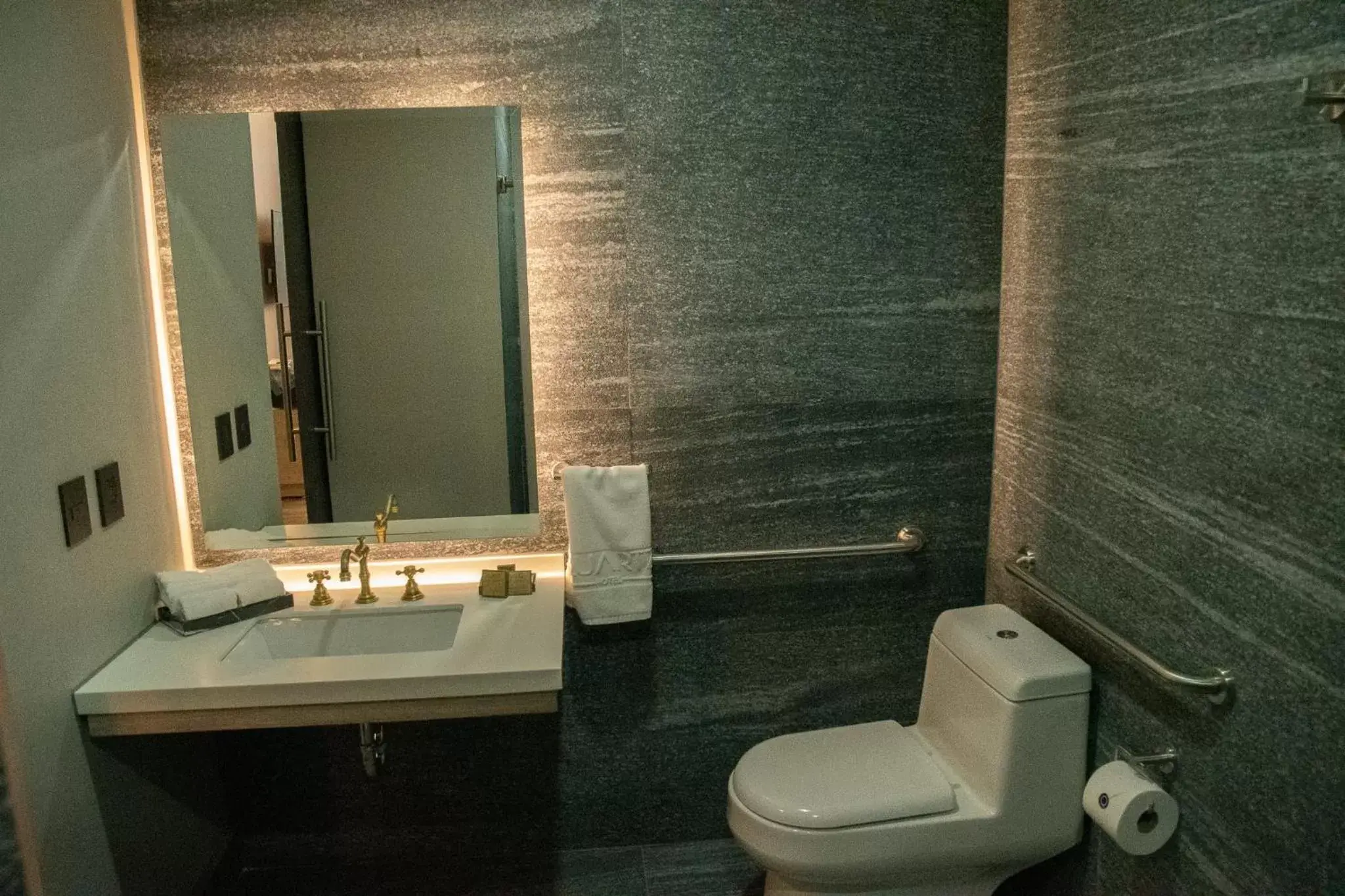 Bathroom in QUARTZ HOTEL & SPA