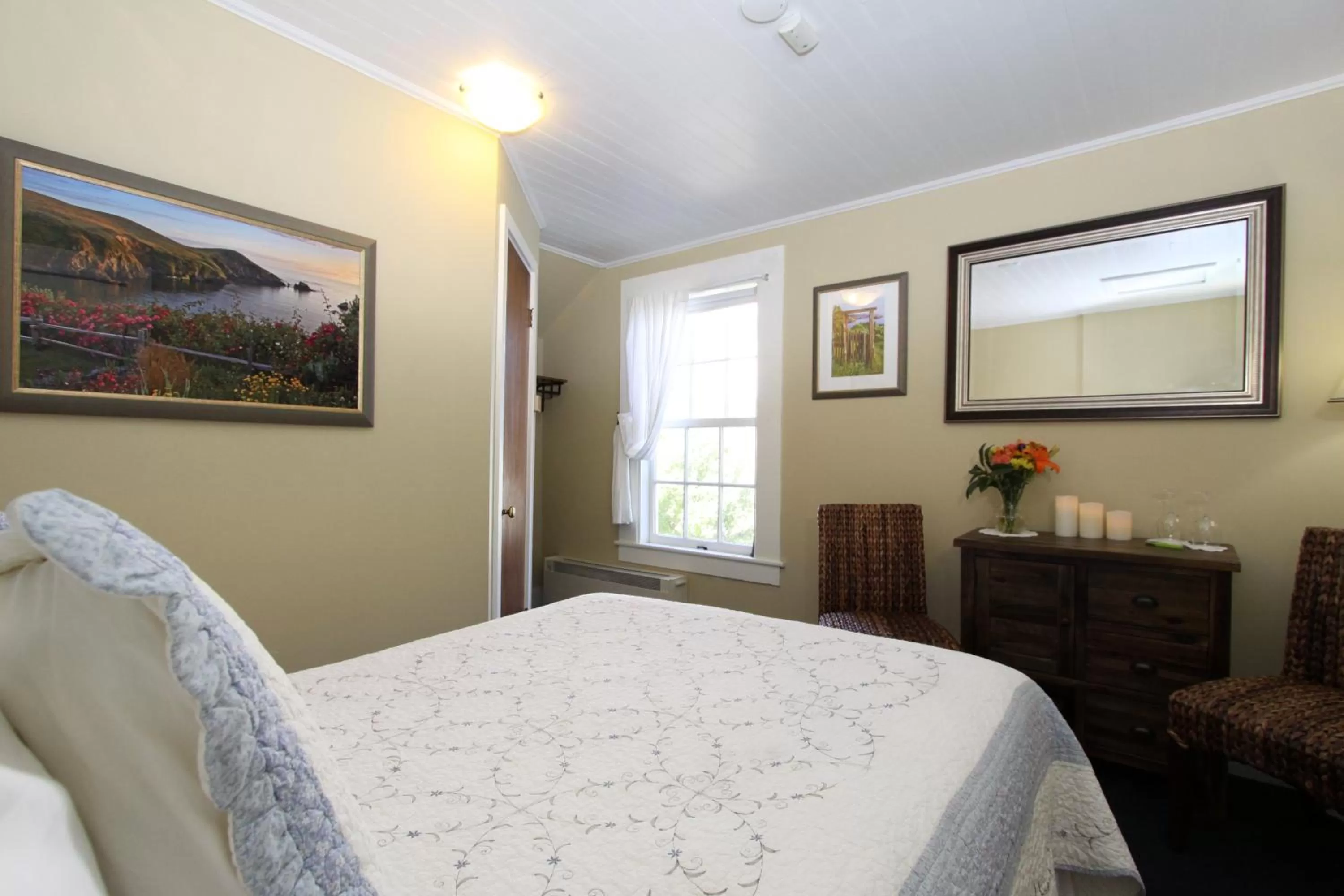 Bed in Seagull Inn Bed & Breakfast