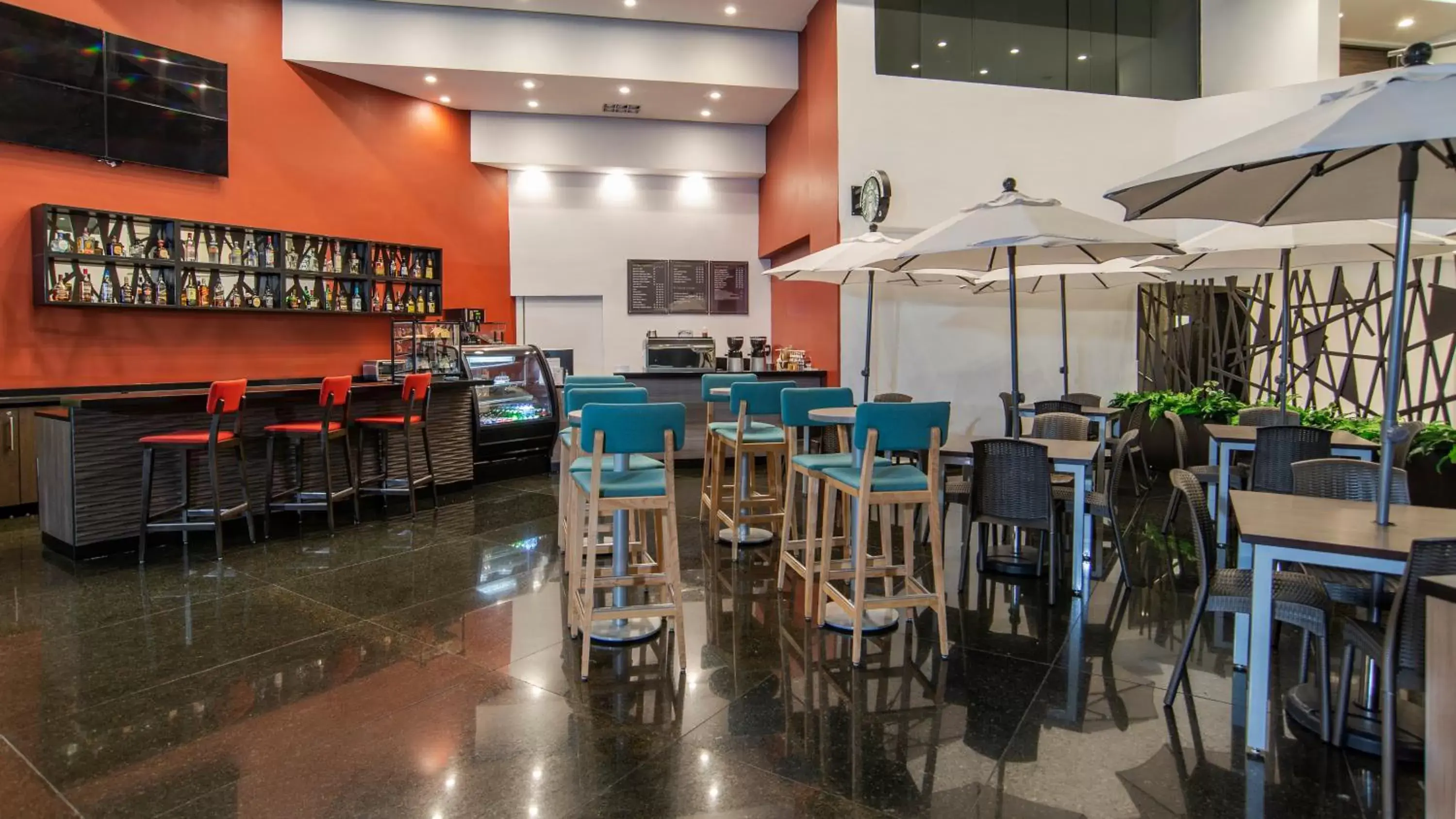 Lounge or bar, Restaurant/Places to Eat in Holiday Inn Mexico Dali Airport, an IHG Hotel