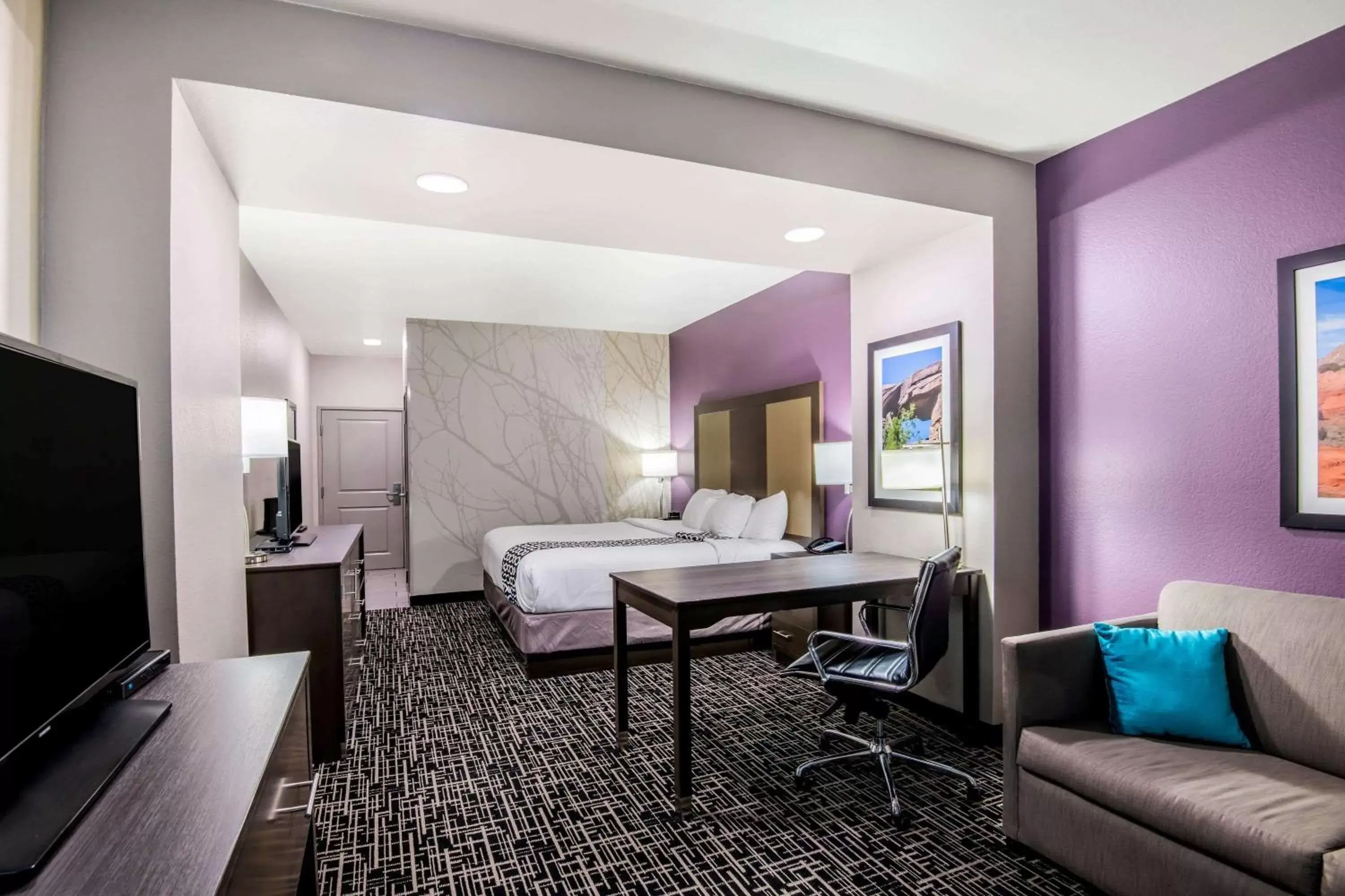 Executive King Room with Sofa Bed in La Quinta by Wyndham Pampa Executive King Room with Sofa Bed in La Quinta by Wyndham Pampa