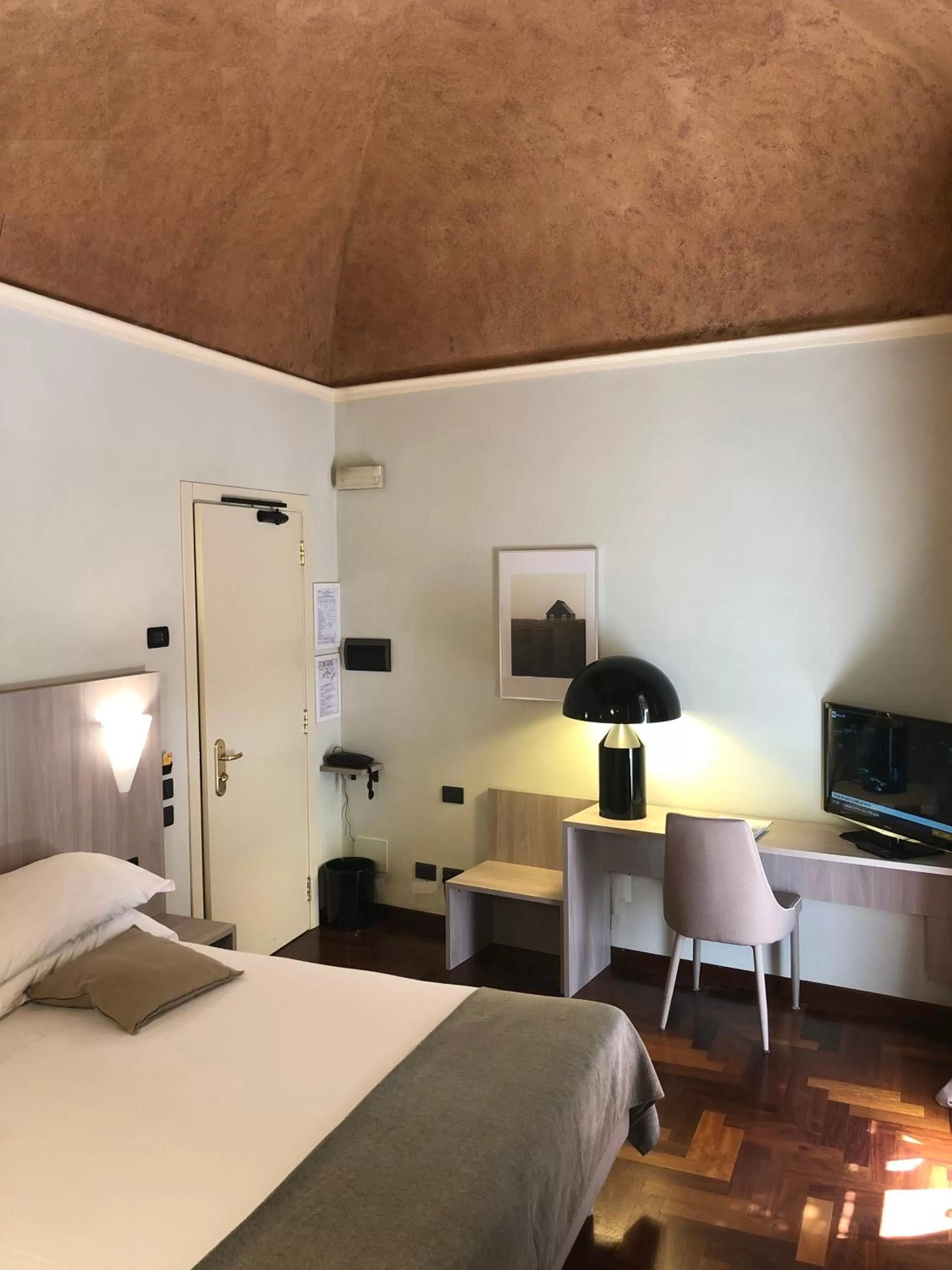 Photo of the whole room, Bed in Hotel Boutique Antiche Mura