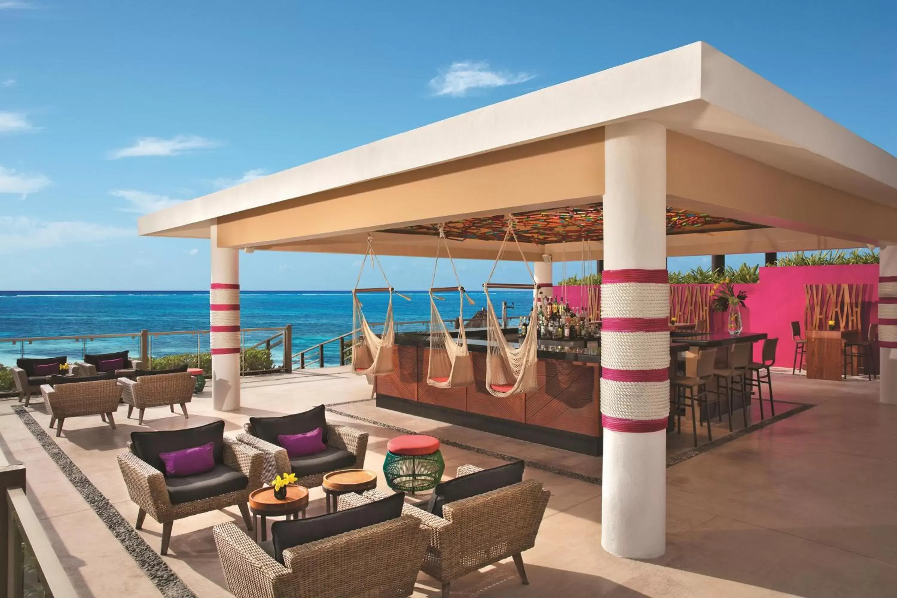 Lounge or bar in Dreams Jade Resort & Spa - All Inclusive