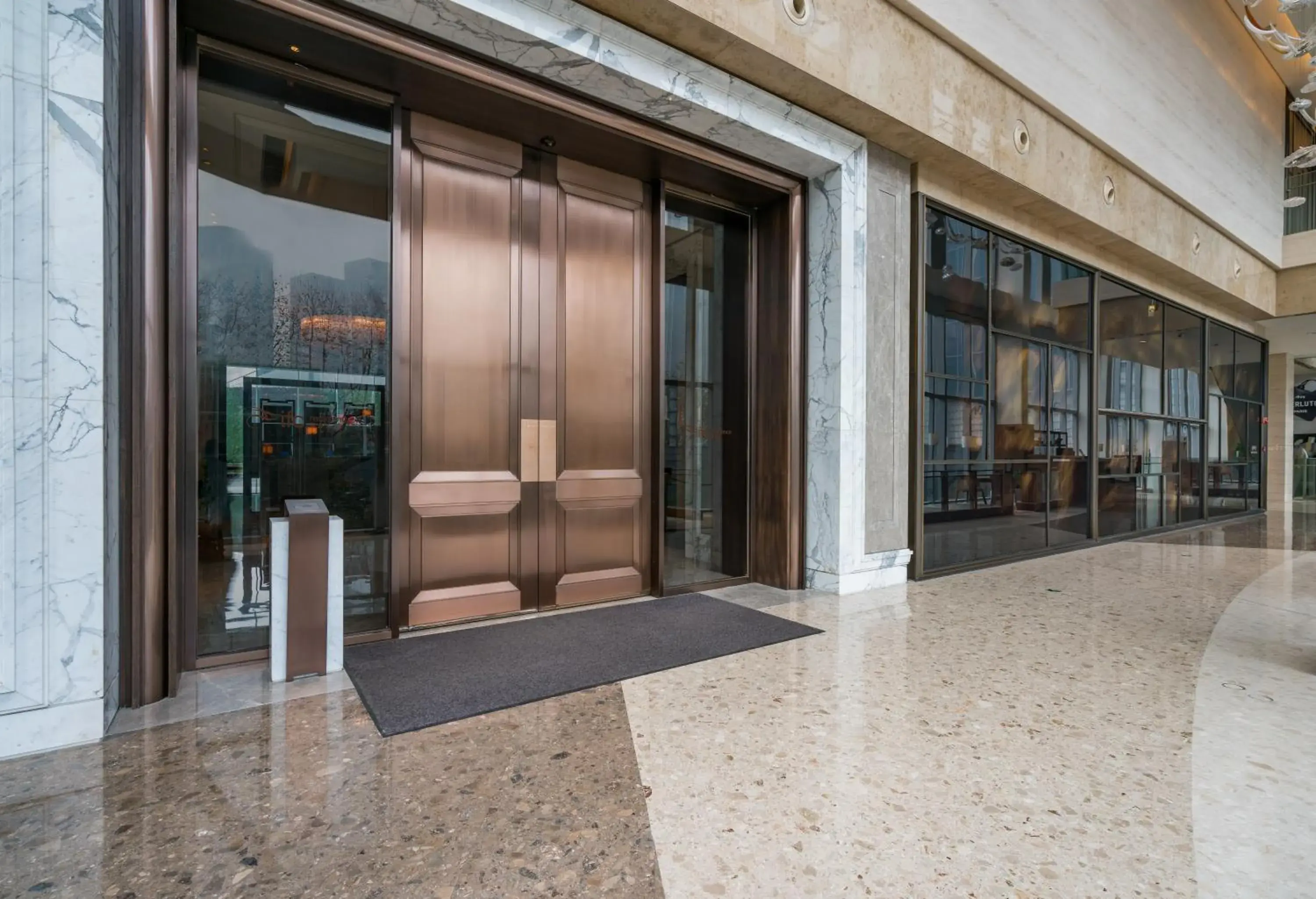Facade/entrance in IFC Residence Facade/entrance in IFC Residence