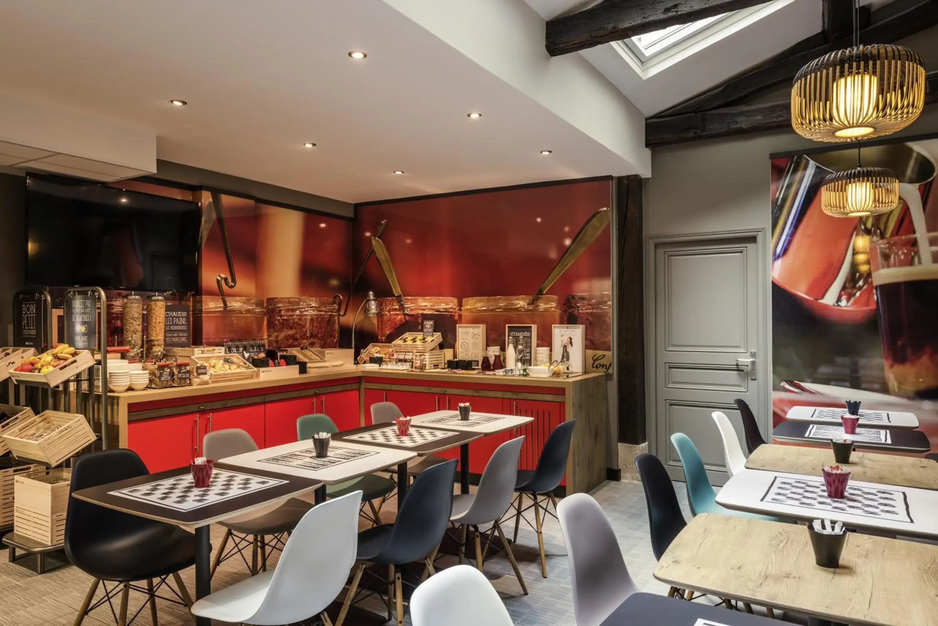 Restaurant/Places to Eat in ibis Paris Avenue de la Republique