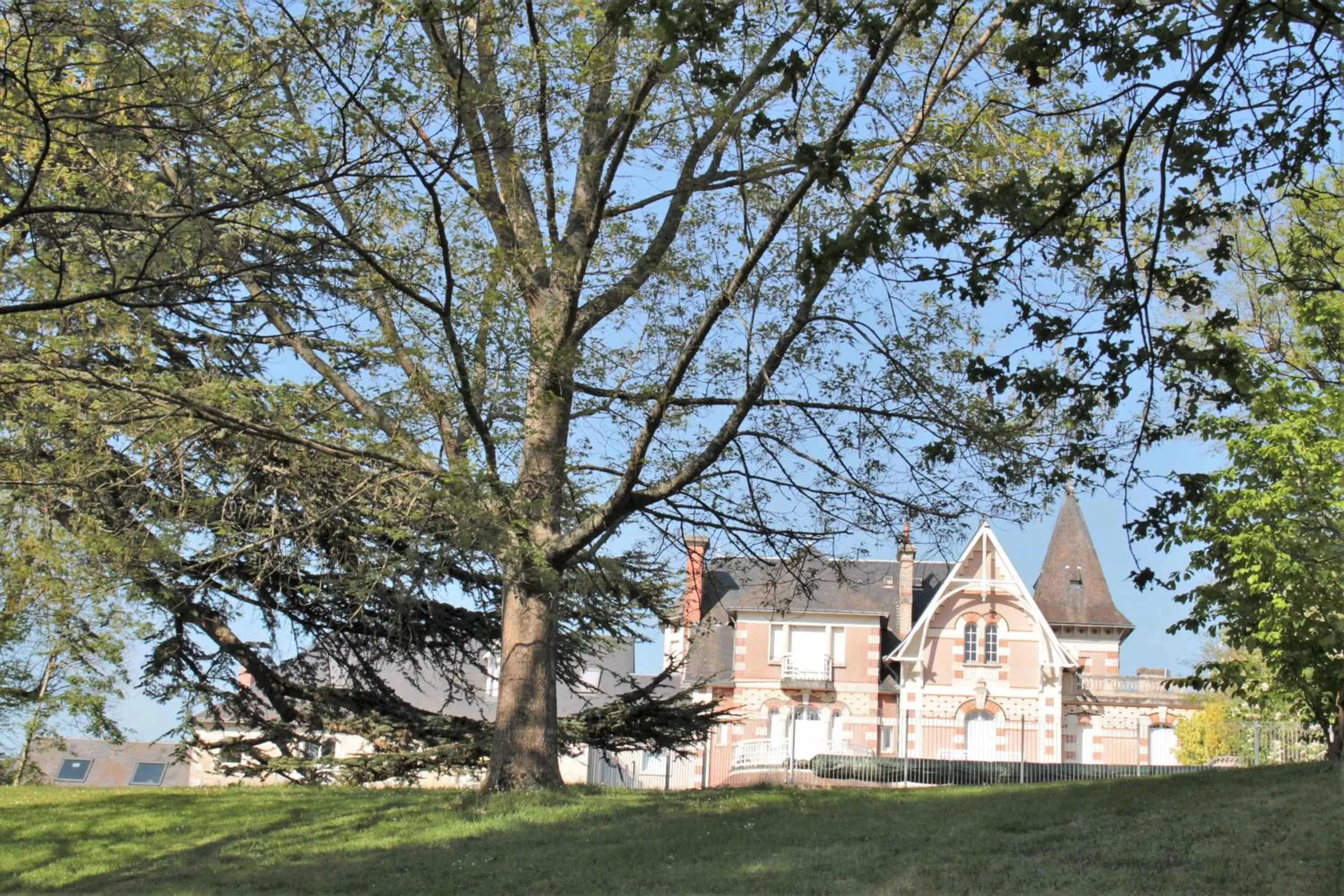 Property Building in La Poignardière