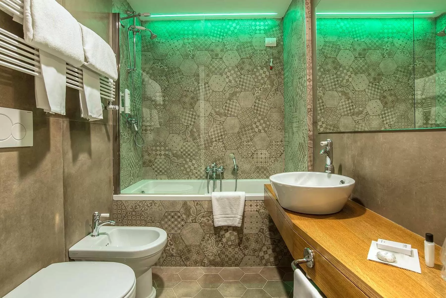 Toilet in Hotel Elite