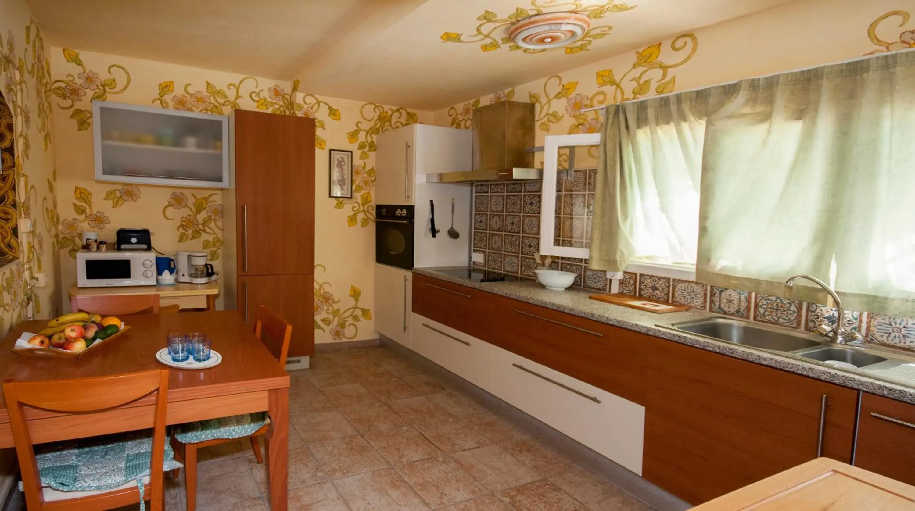 Kitchen or kitchenette, Kitchen/Kitchenette in Hostel Los Duendes del Sur