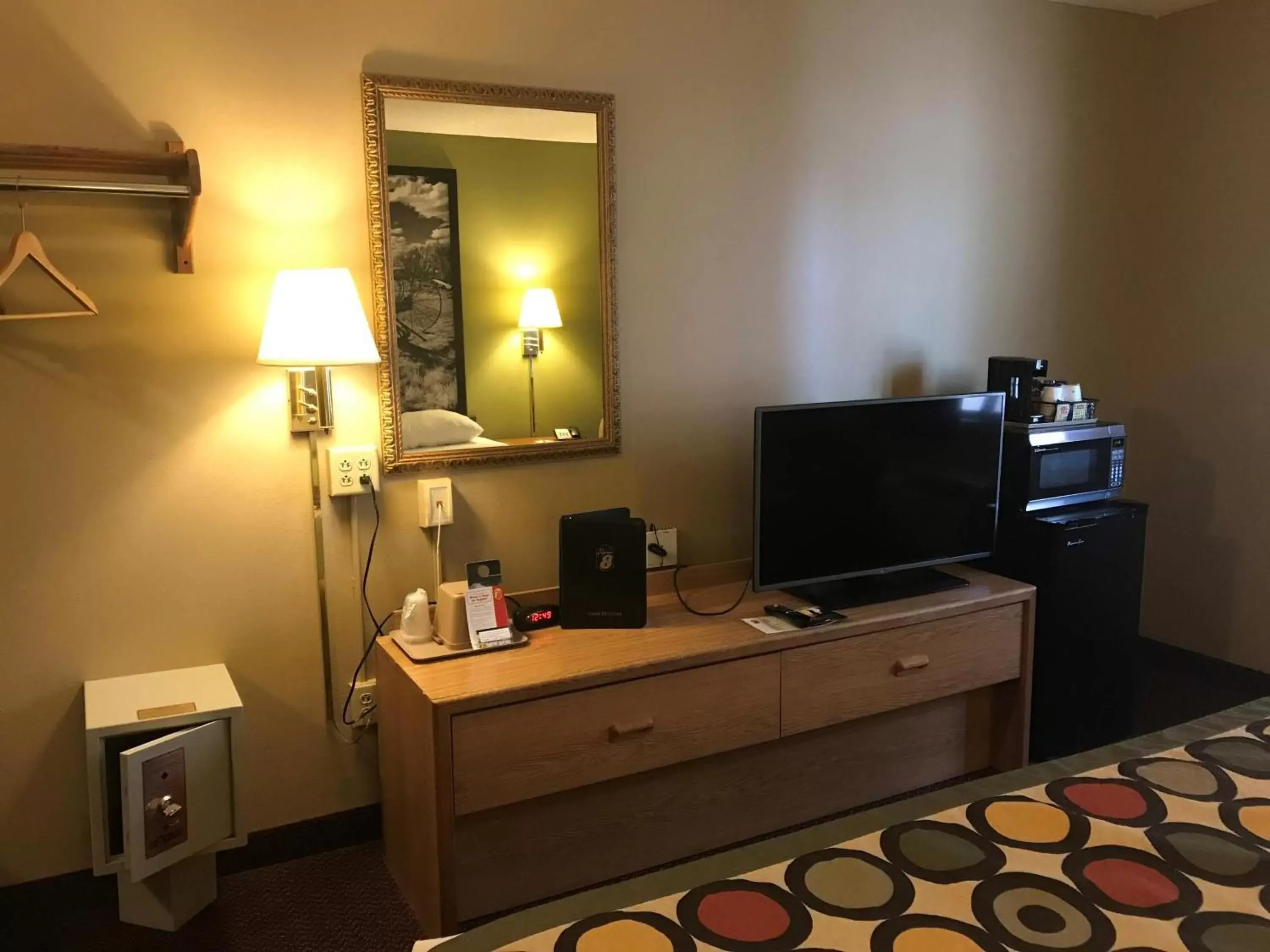 TV/Entertainment Center in Super 8 by Wyndham Aberdeen East