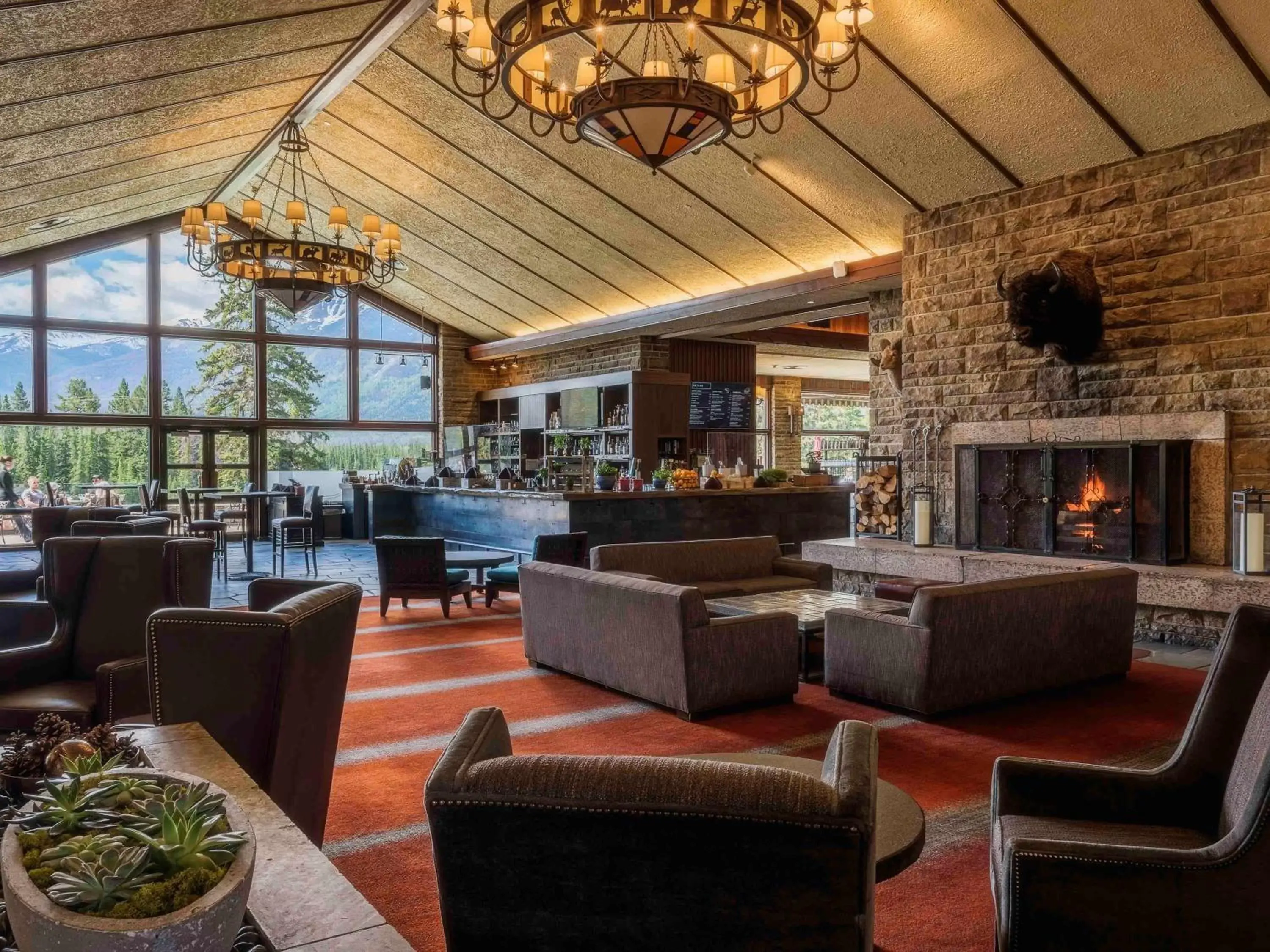 Restaurant/places to eat, Lounge/Bar in Fairmont Jasper Park Lodge