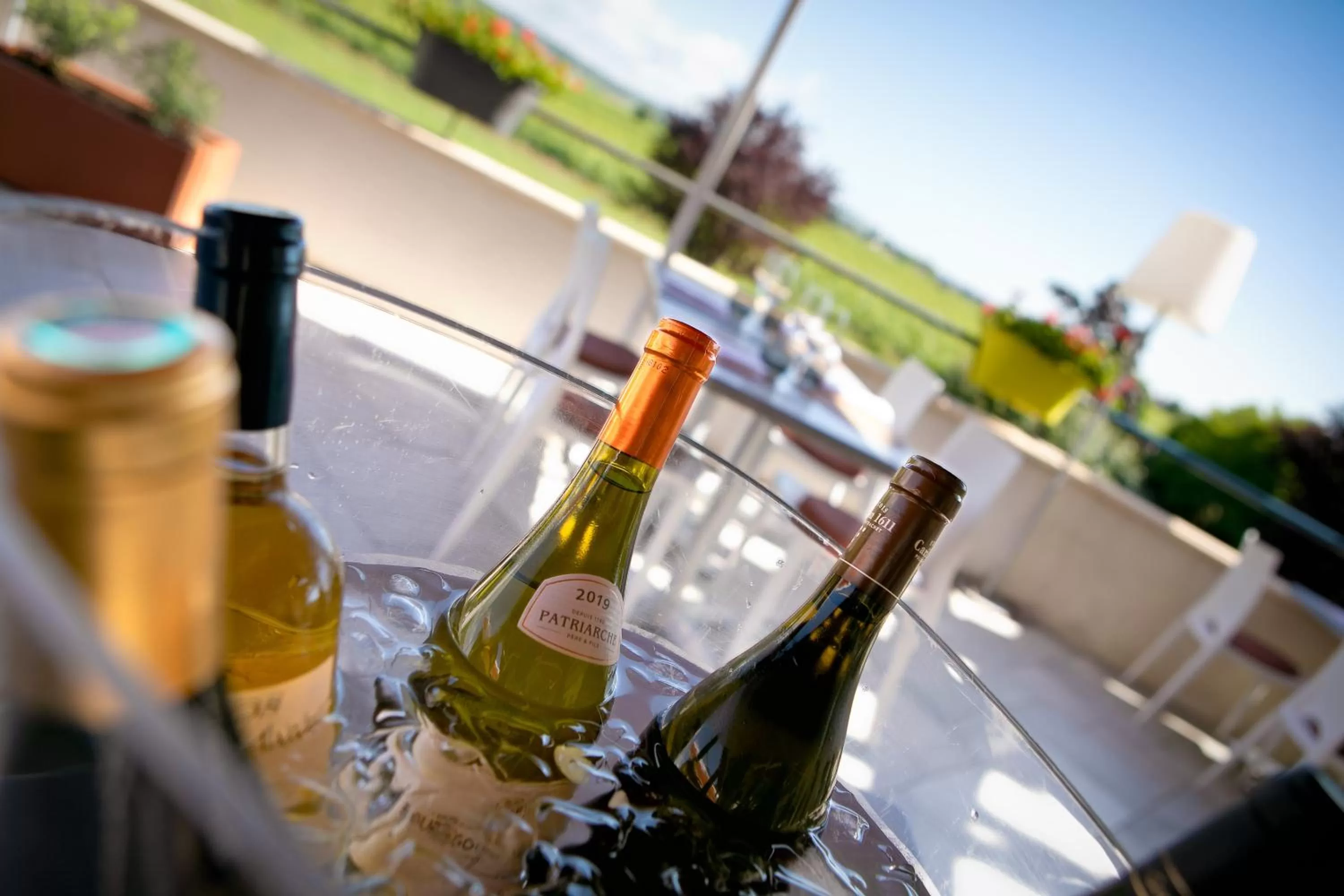 Patio in Kyriad Prestige Beaune le Panorama