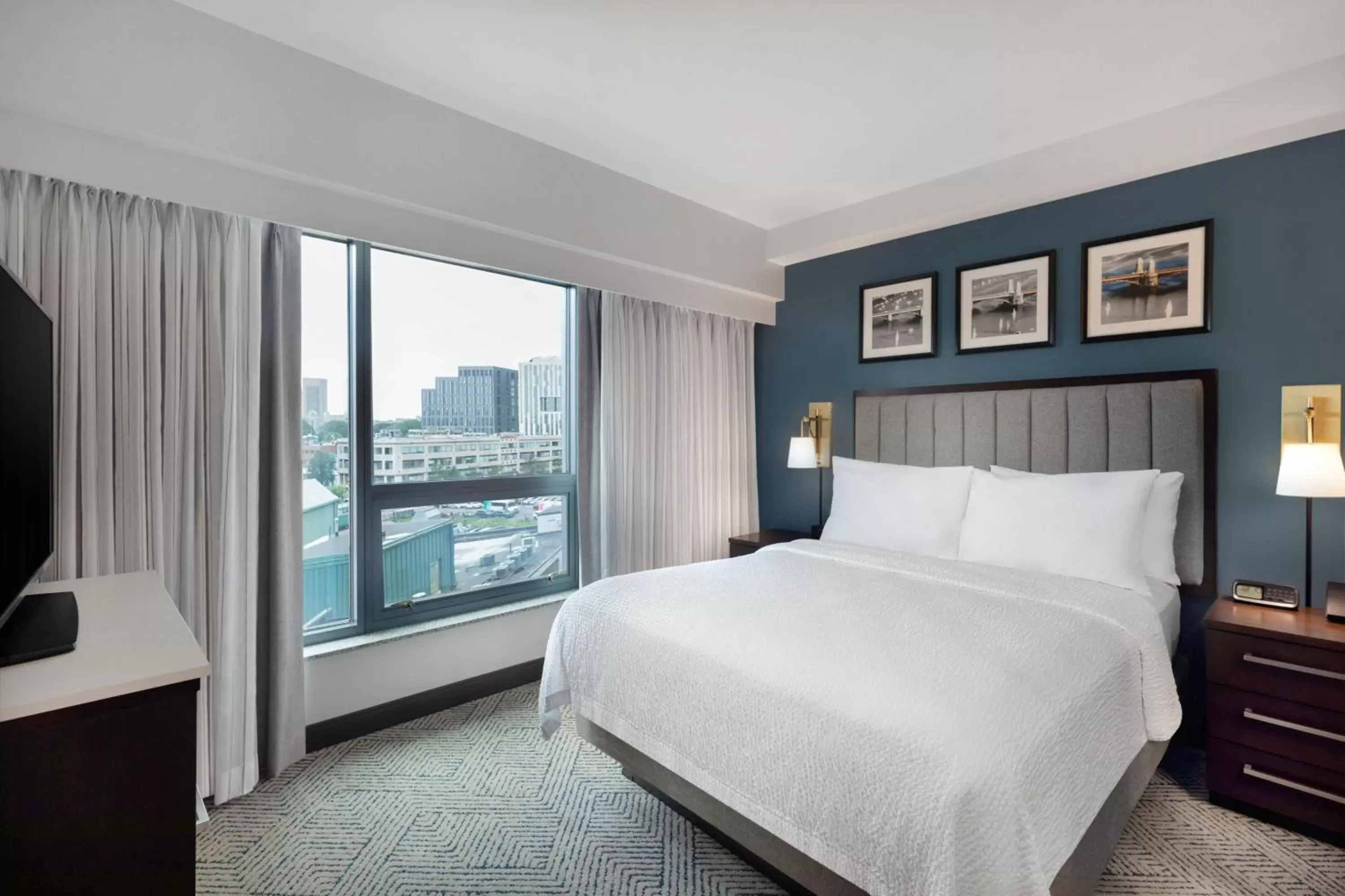 Photo of the whole room, Bed in Residence Inn by Marriott Boston Back Bay/Fenway