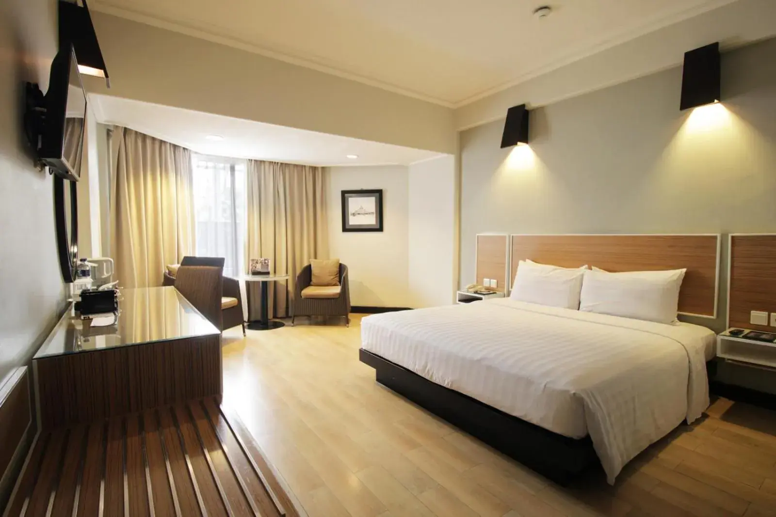 Bedroom, Bed in Hotel Santika Premiere Jogja
