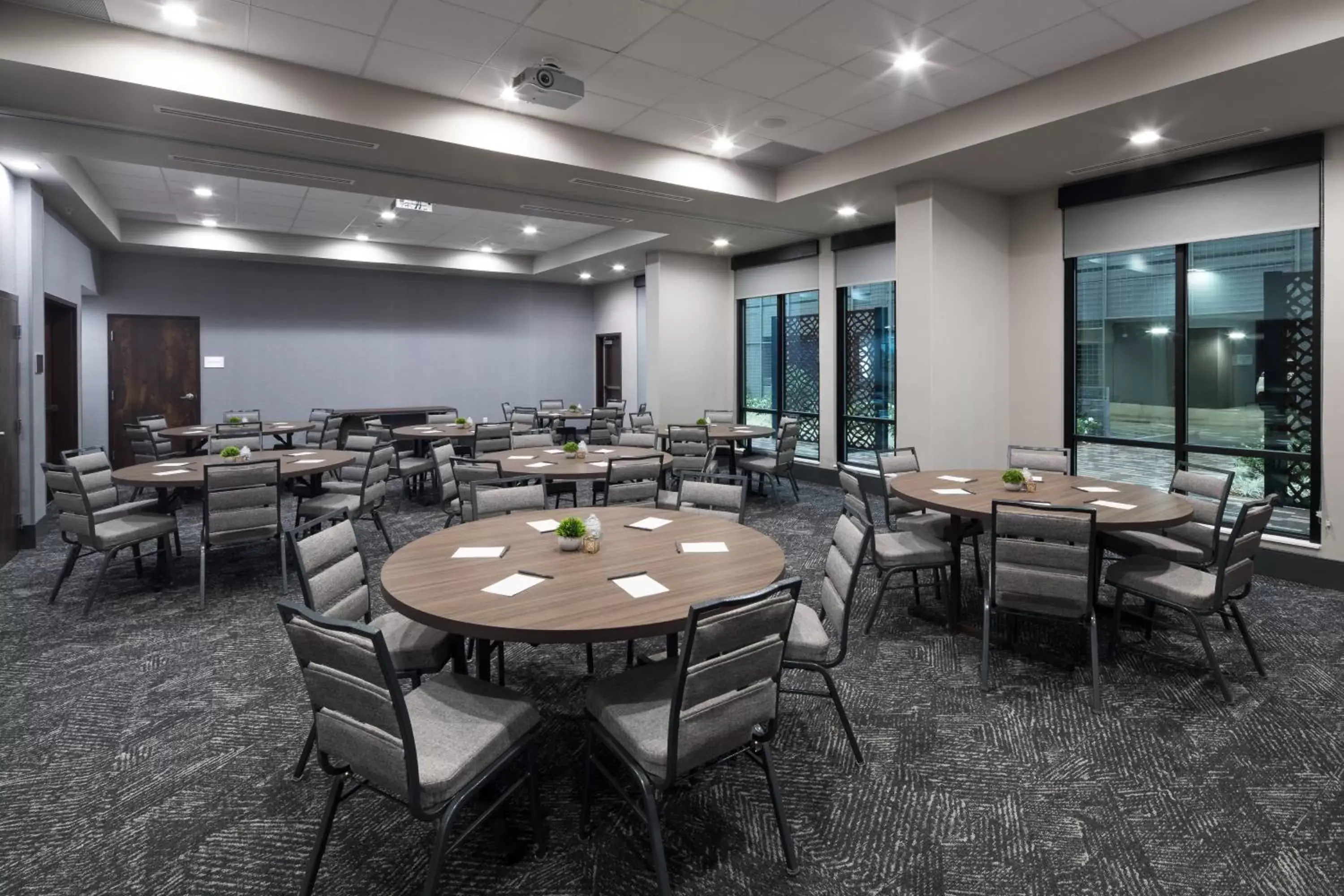 Meeting/conference room, Restaurant/Places to Eat in Courtyard by Marriott Houston Heights/I-10