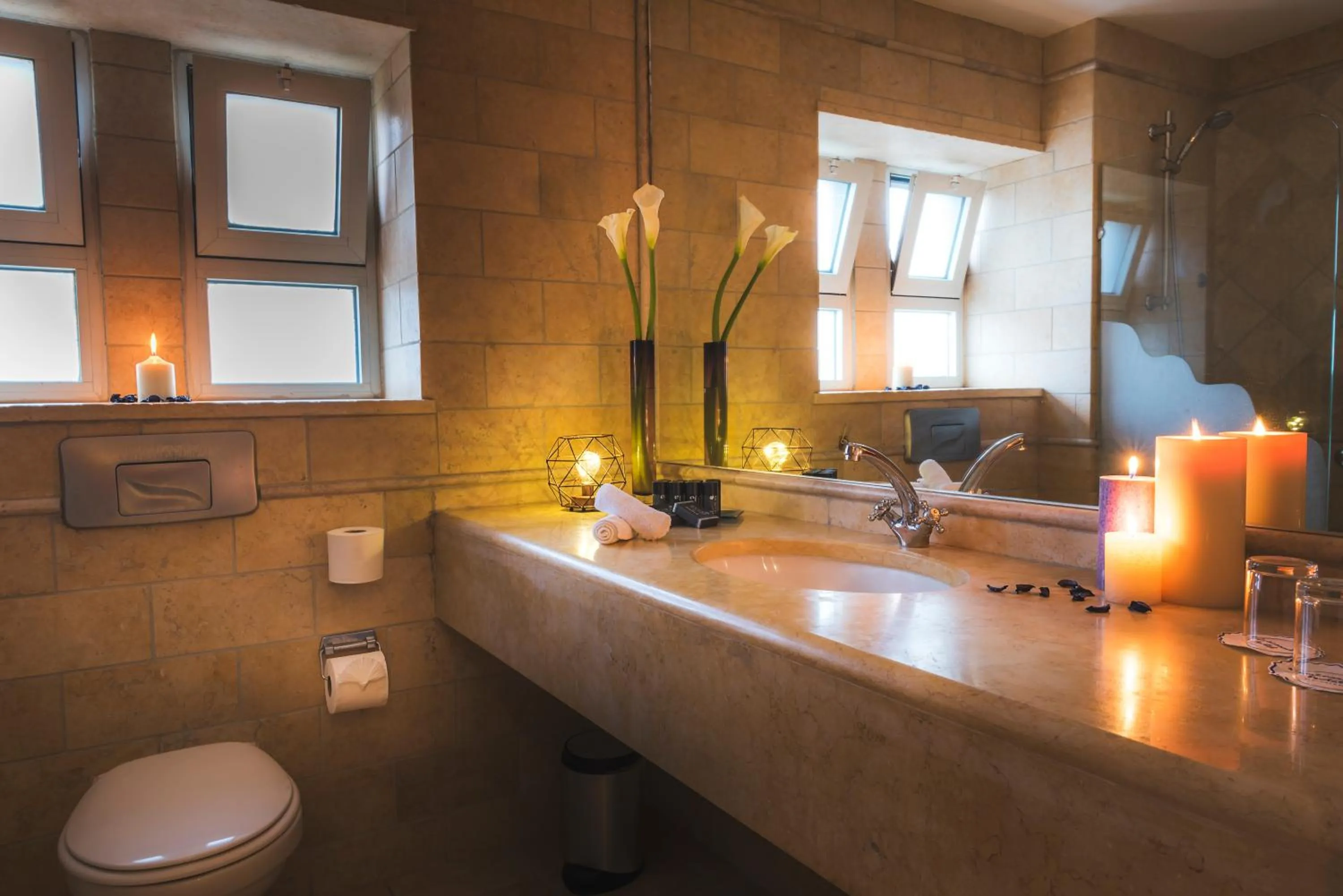 Shower in Ambassador Hotel