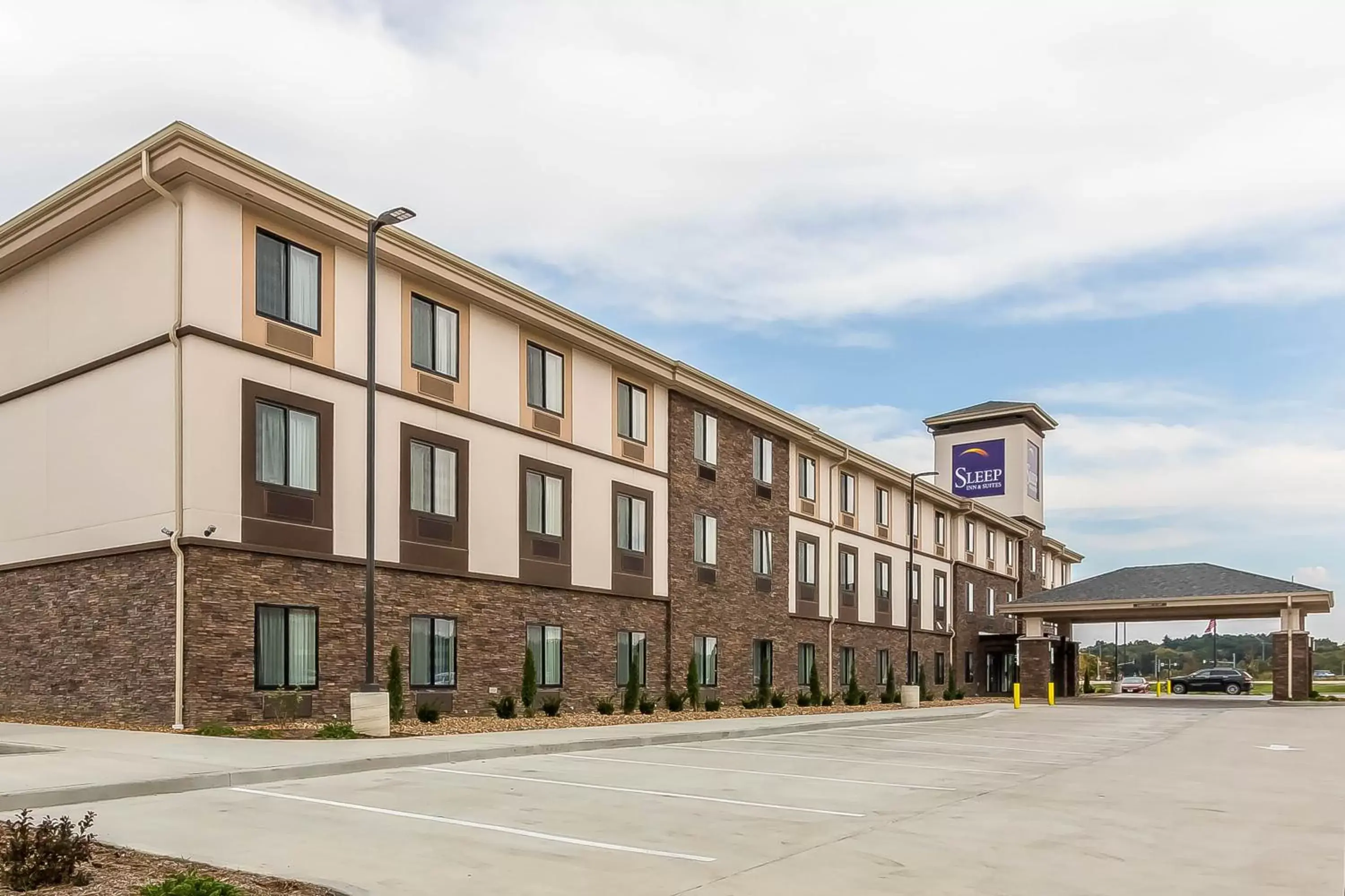 Property building in Sleep Inn & Suites O'Fallon MO - Technology Drive Property building in Sleep Inn & Suites O'Fallon MO - Technology Drive