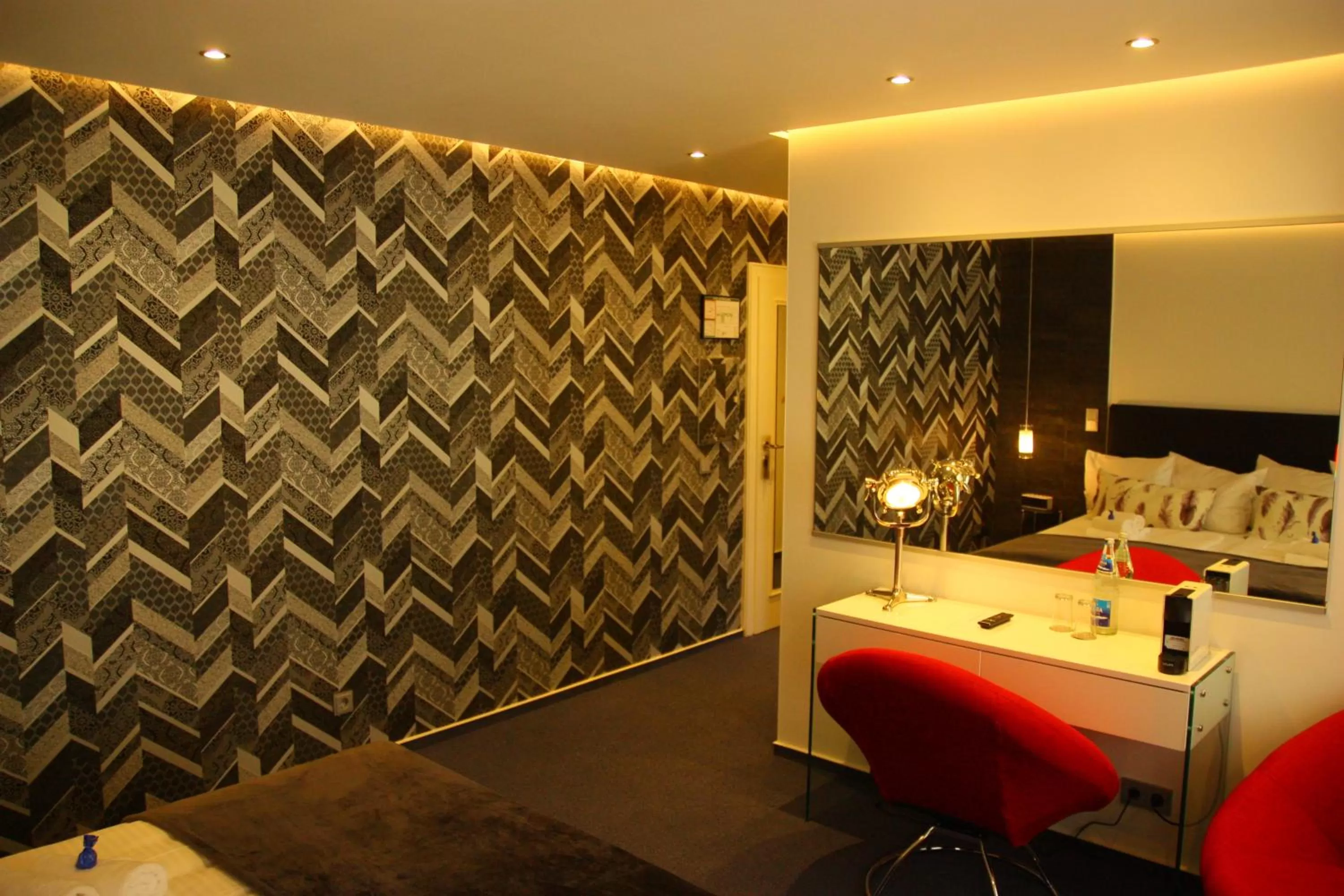 Photo of the whole room in Hotel am Schloss