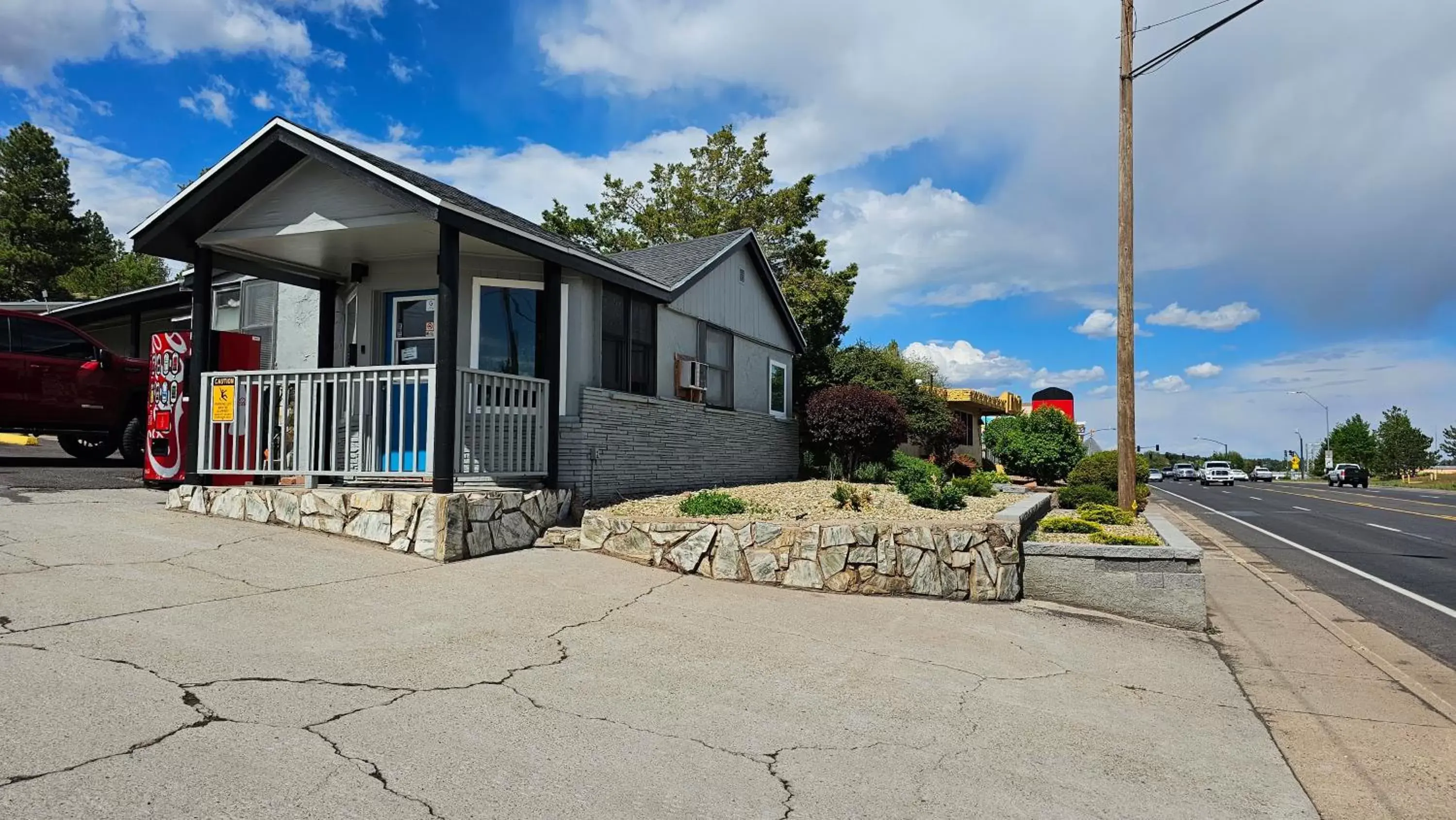 Property building in Travelers Inn Property building in Travelers Inn
