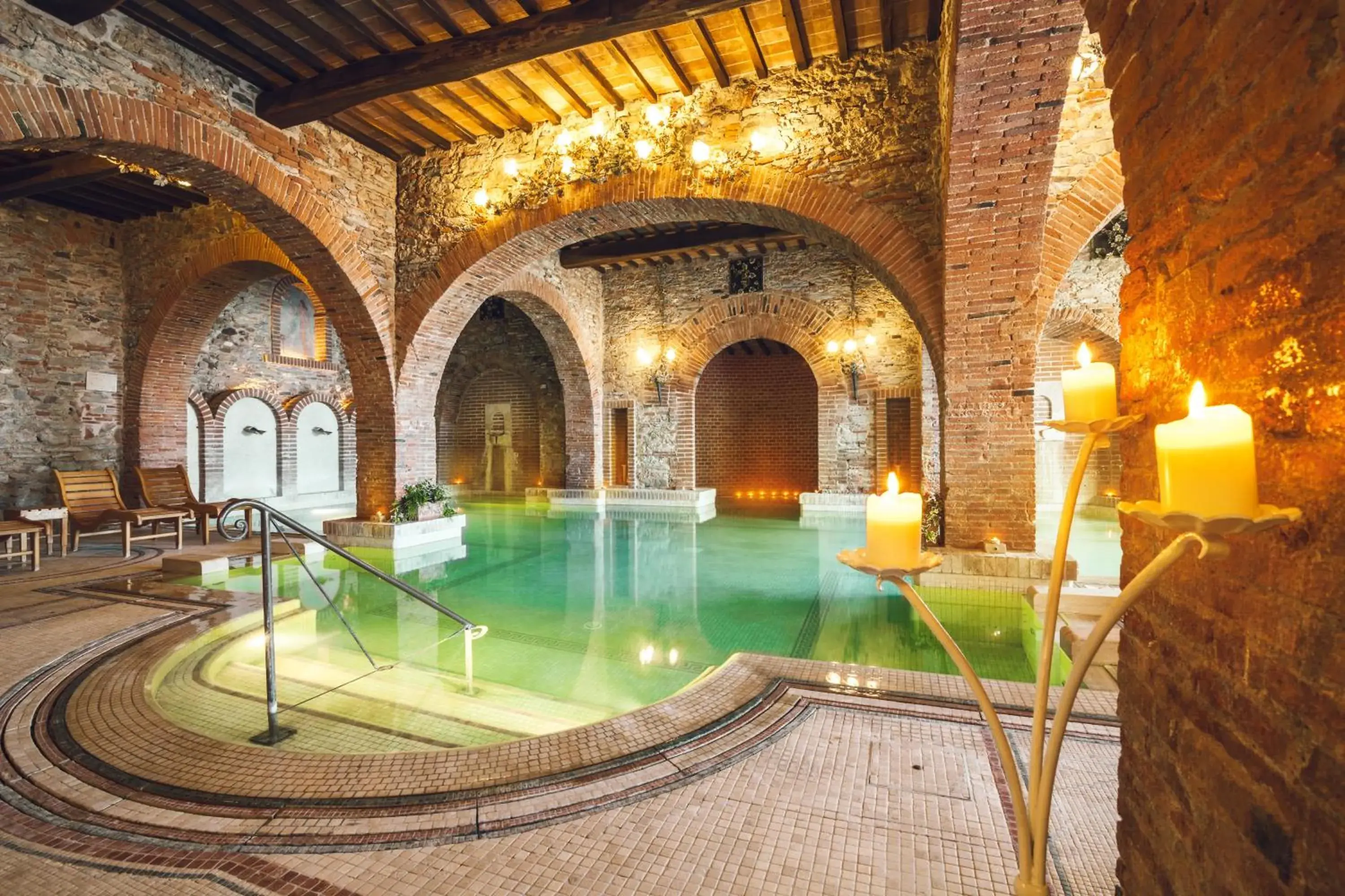 Hot Spring Bath, Swimming Pool in Calidario Terme Etrusche