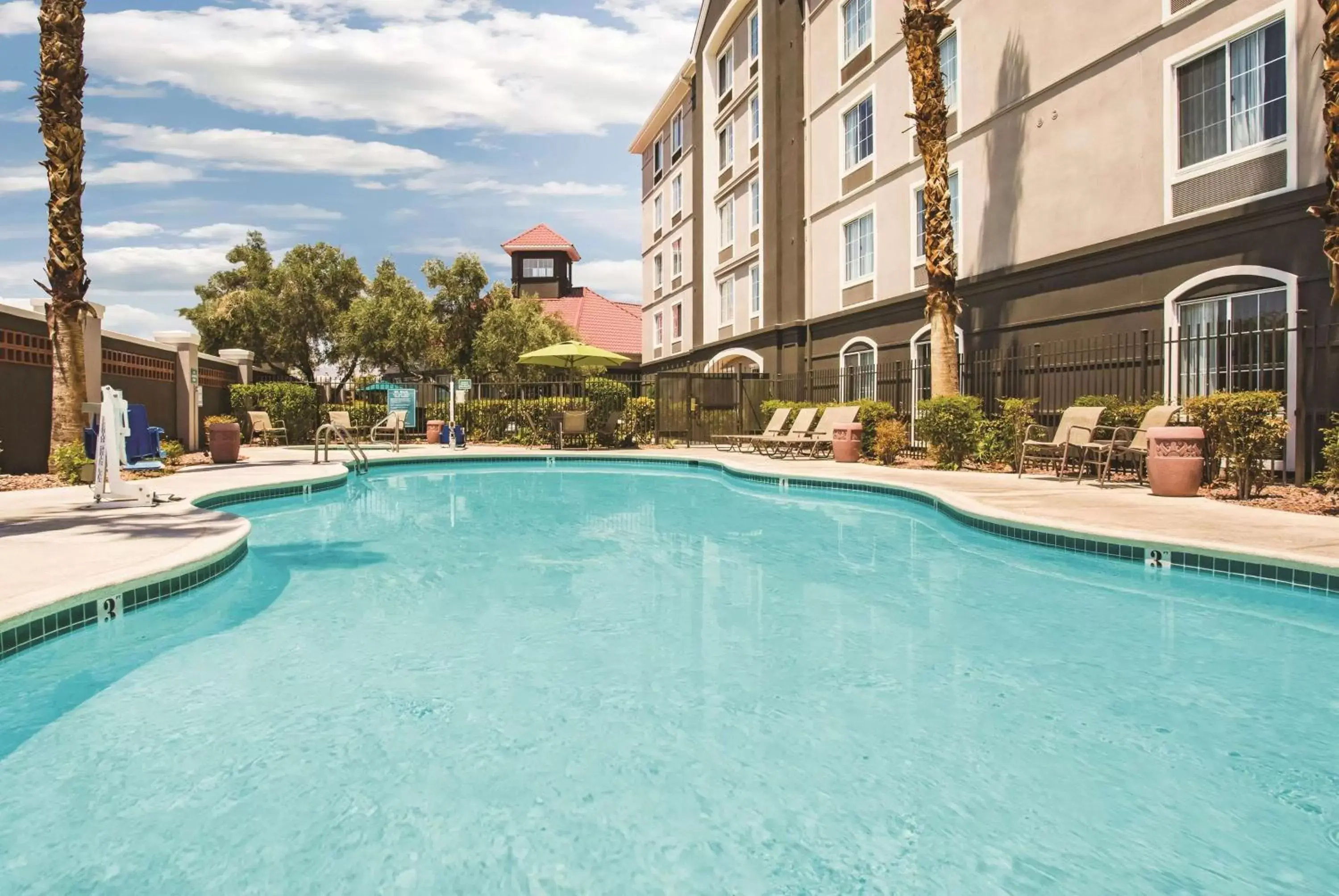 Pool view, Swimming Pool in La Quinta by Wyndham Las Vegas Summerlin Tech