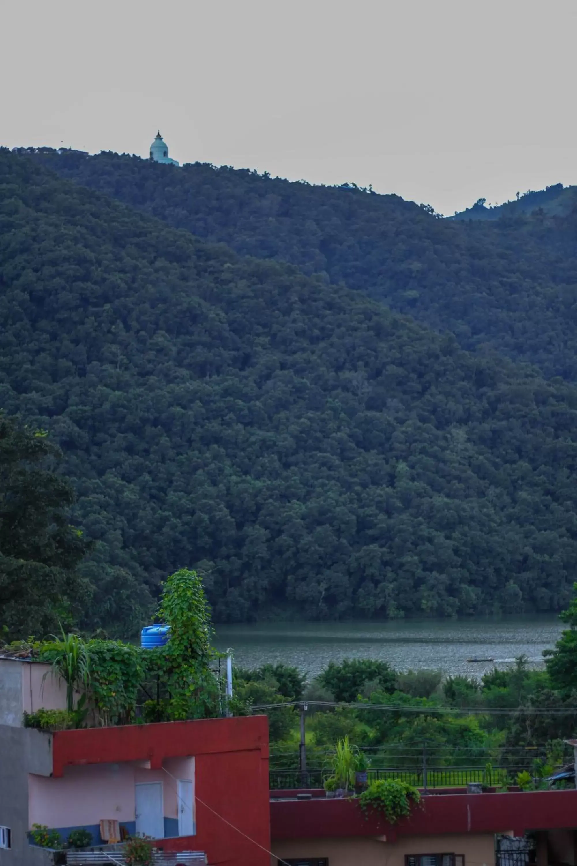 Lake view, Mountain View in Hotel Barahi