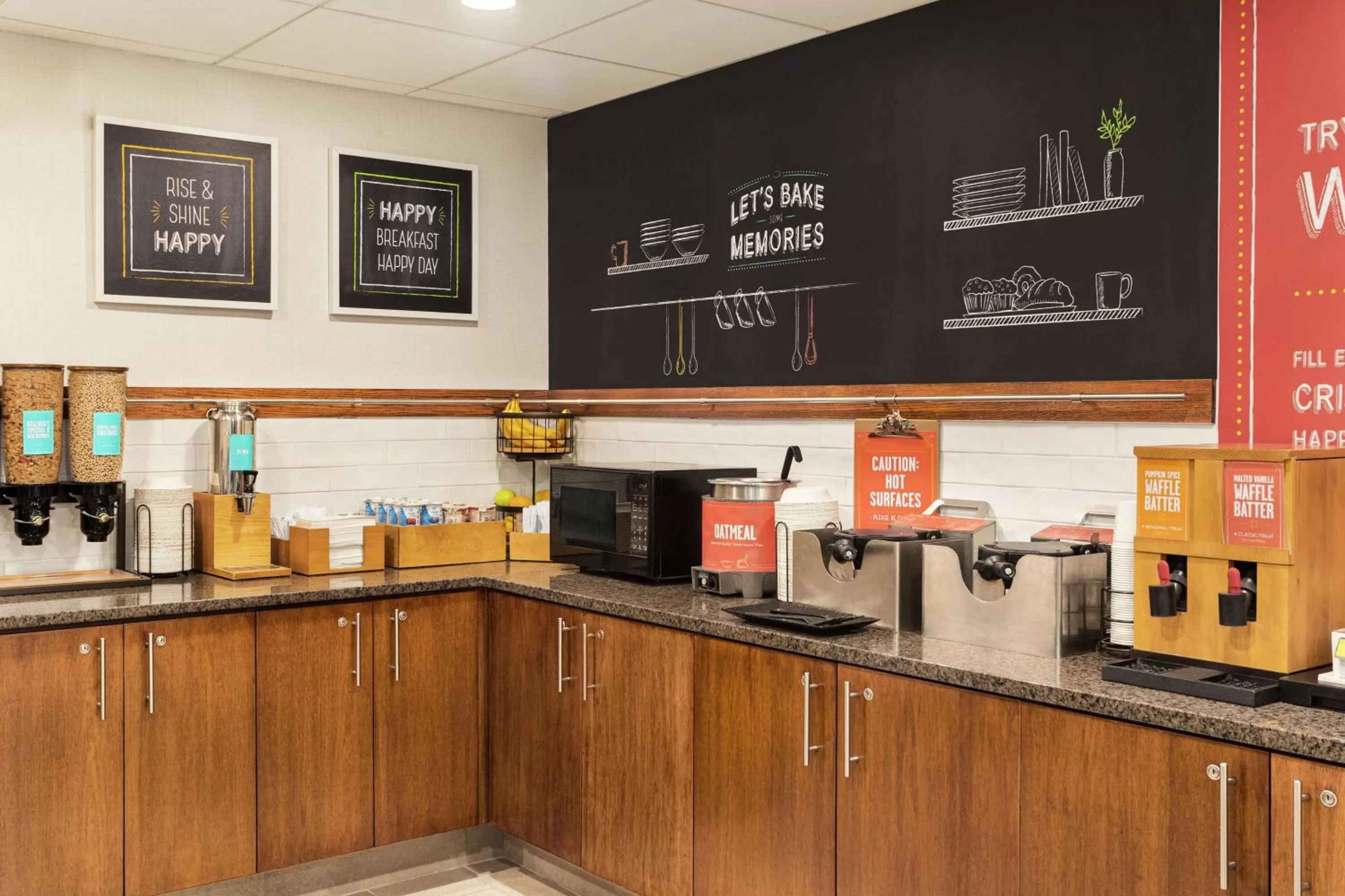 Breakfast in Hampton Inn Milwaukee Brookfield