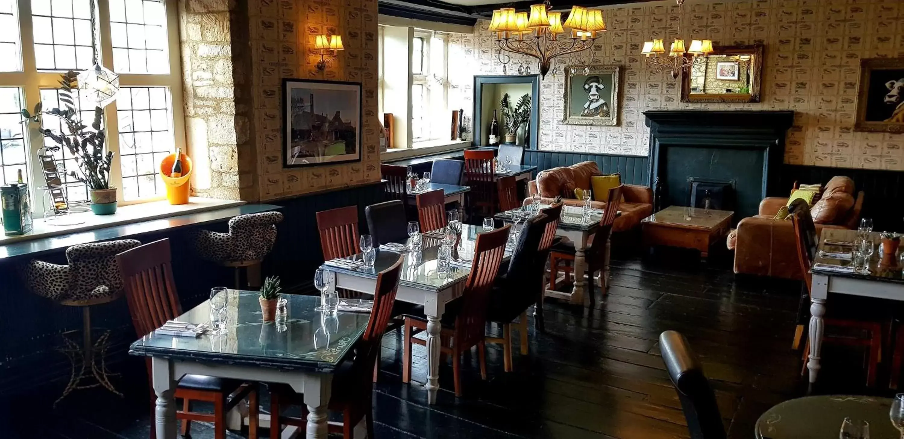 Food and drinks, Restaurant/Places to Eat in The Kings Arms Hotel