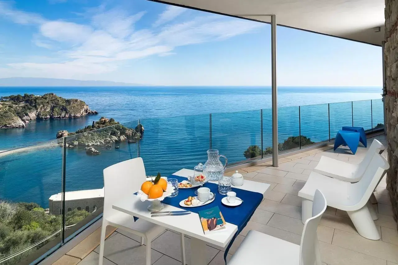 Apartment with Sea View in Isola Bella Infinity Suites