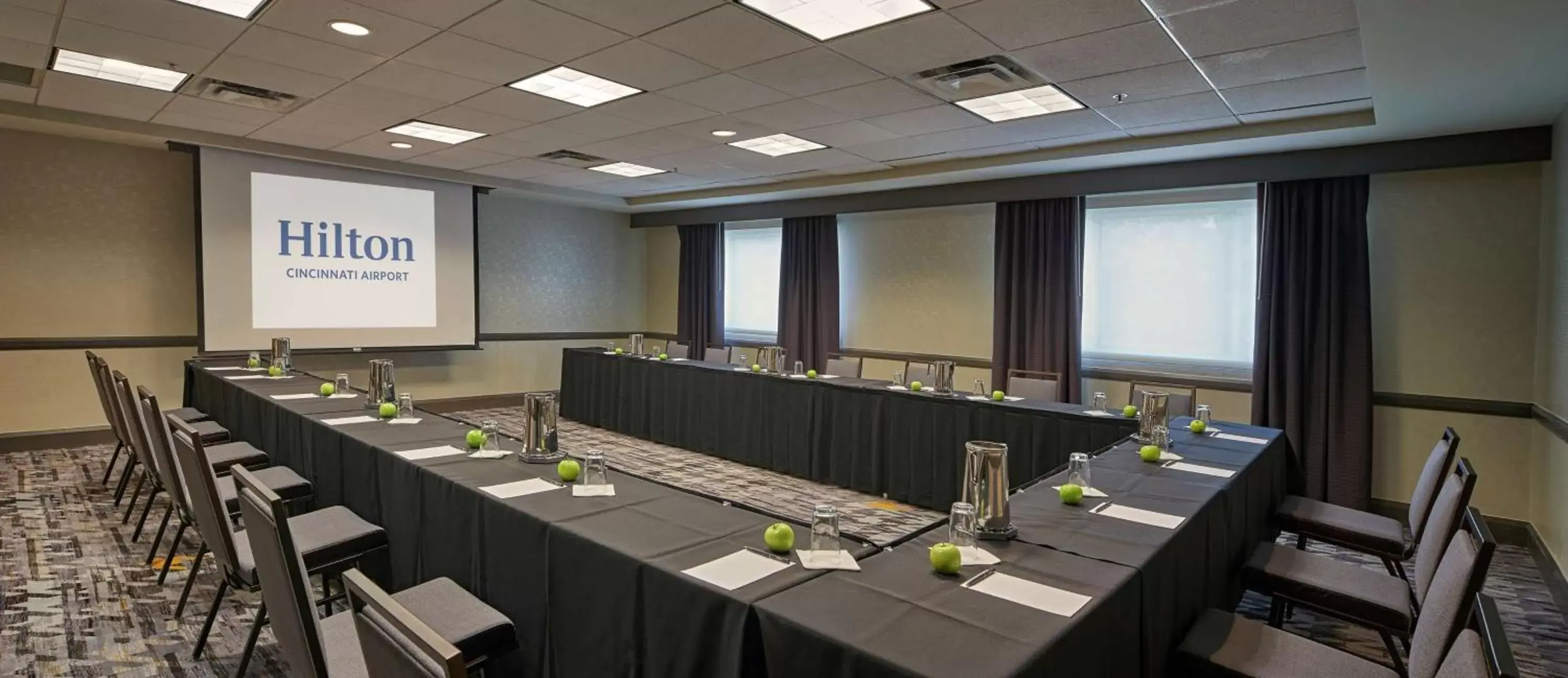 Meeting/conference room in Hilton Cincinnati Airport