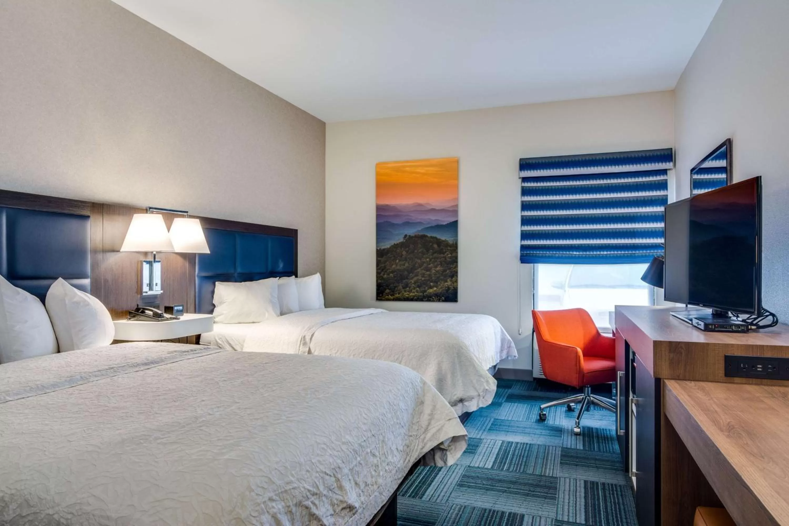 Bedroom, Bed in Hampton Inn Johnson City