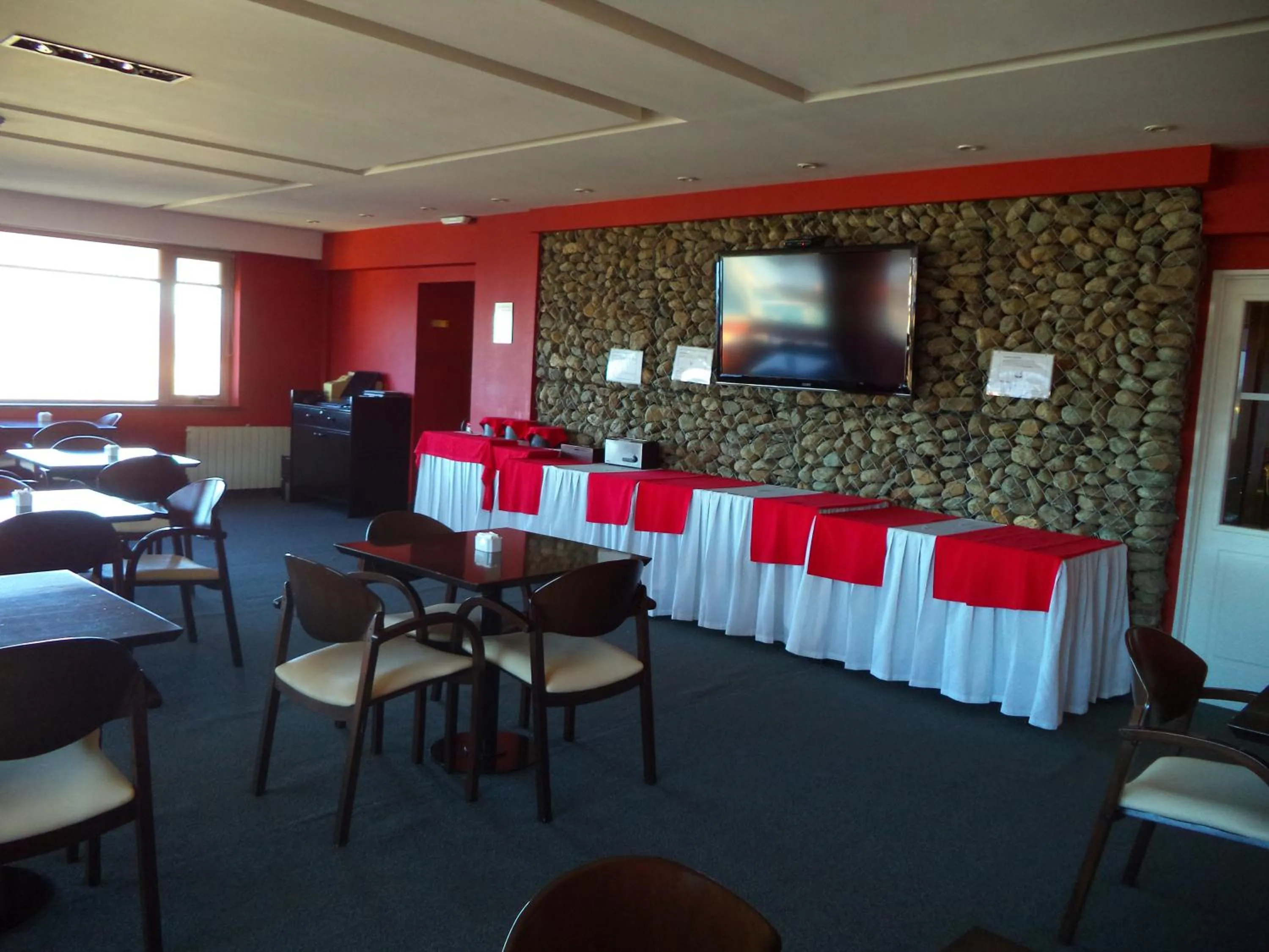 Restaurant/places to eat in MIL810 Ushuaia Hotel