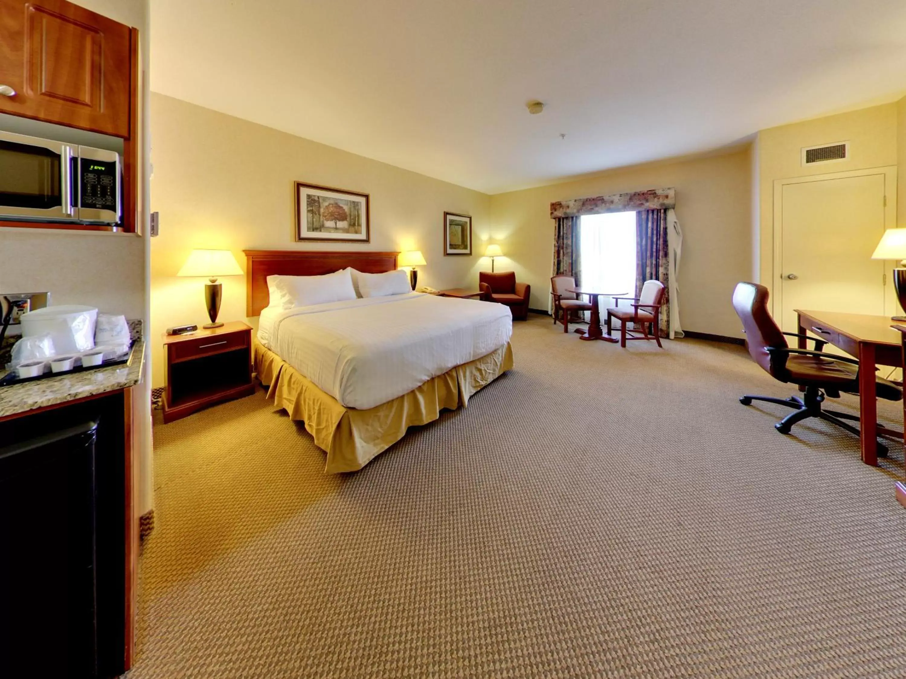 Photo of the whole room, Bed in Holiday Inn Express Hotel & Suites - Edmonton International Airport, an IHG Hotel