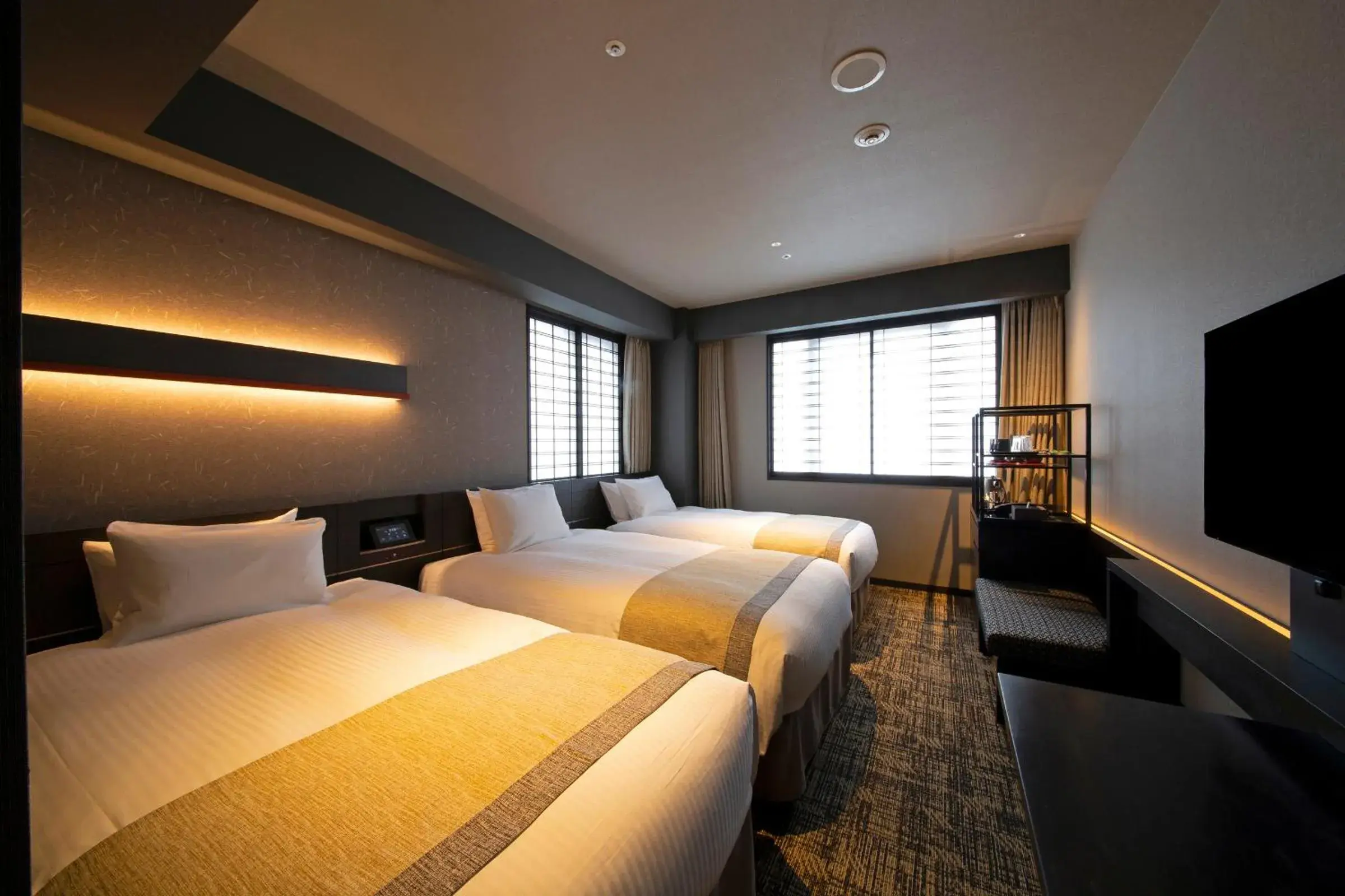 Photo of the whole room, Bed in Hotel Keihan Kyoto Hachijoguchi