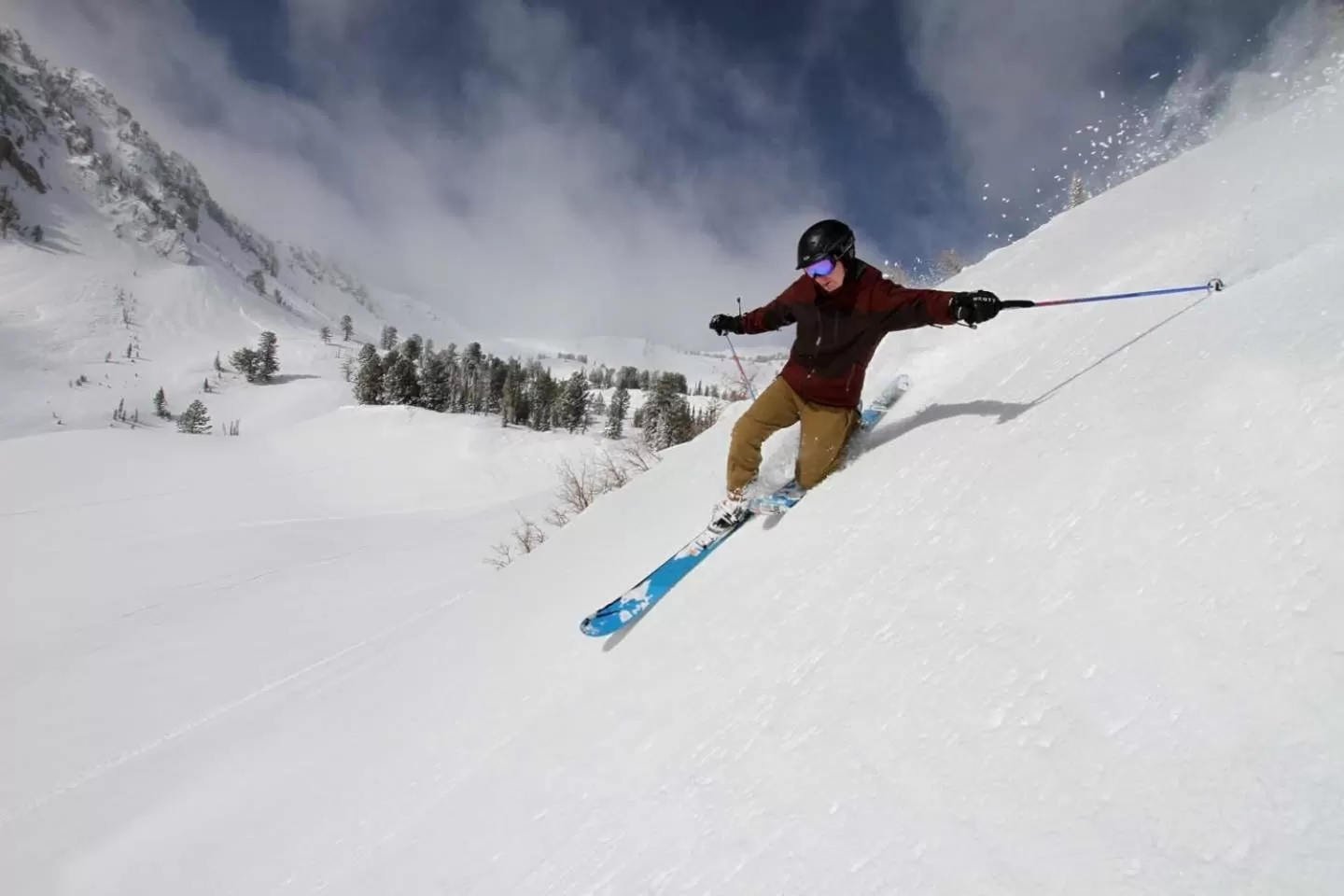 Area and facilities, Skiing in Alaskan Inn and Spa
