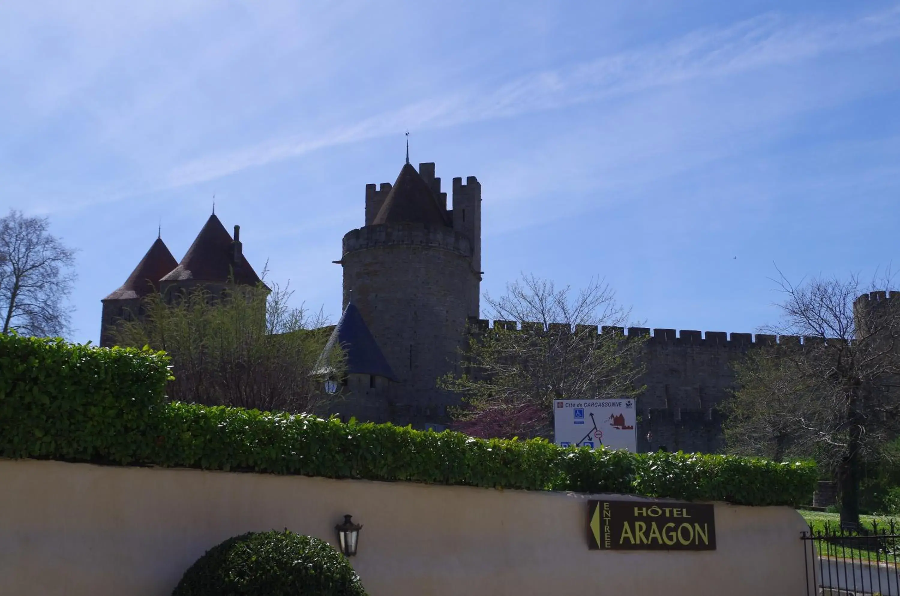 Facade/entrance, Property Building in Hotel l'Aragon