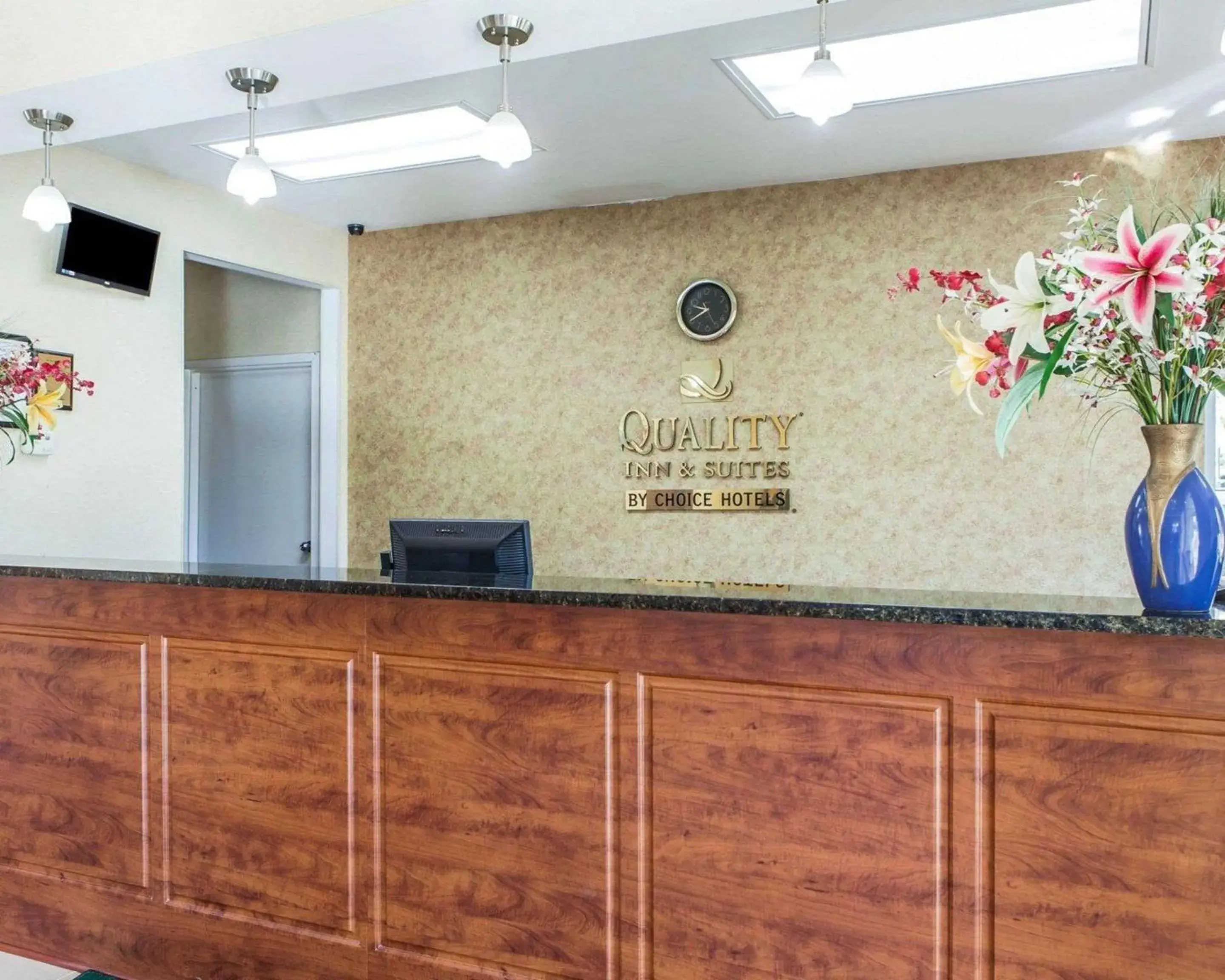 Lobby or reception in Quality Inn & Suites Cartersville North Lobby or reception in Quality Inn & Suites Cartersville North