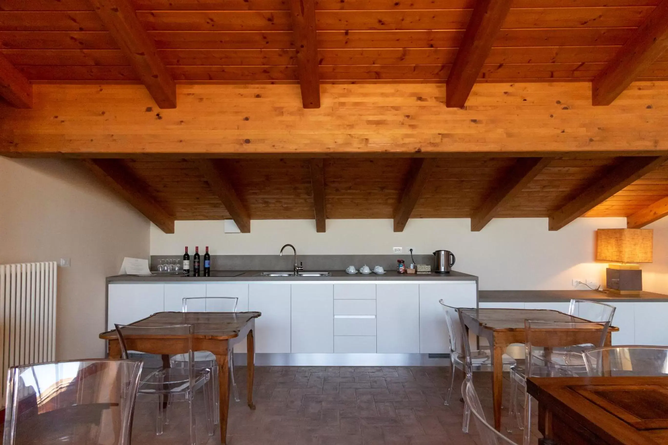 Coffee/tea facilities, Kitchen/Kitchenette in Casa Isolani - Santo Stefano
