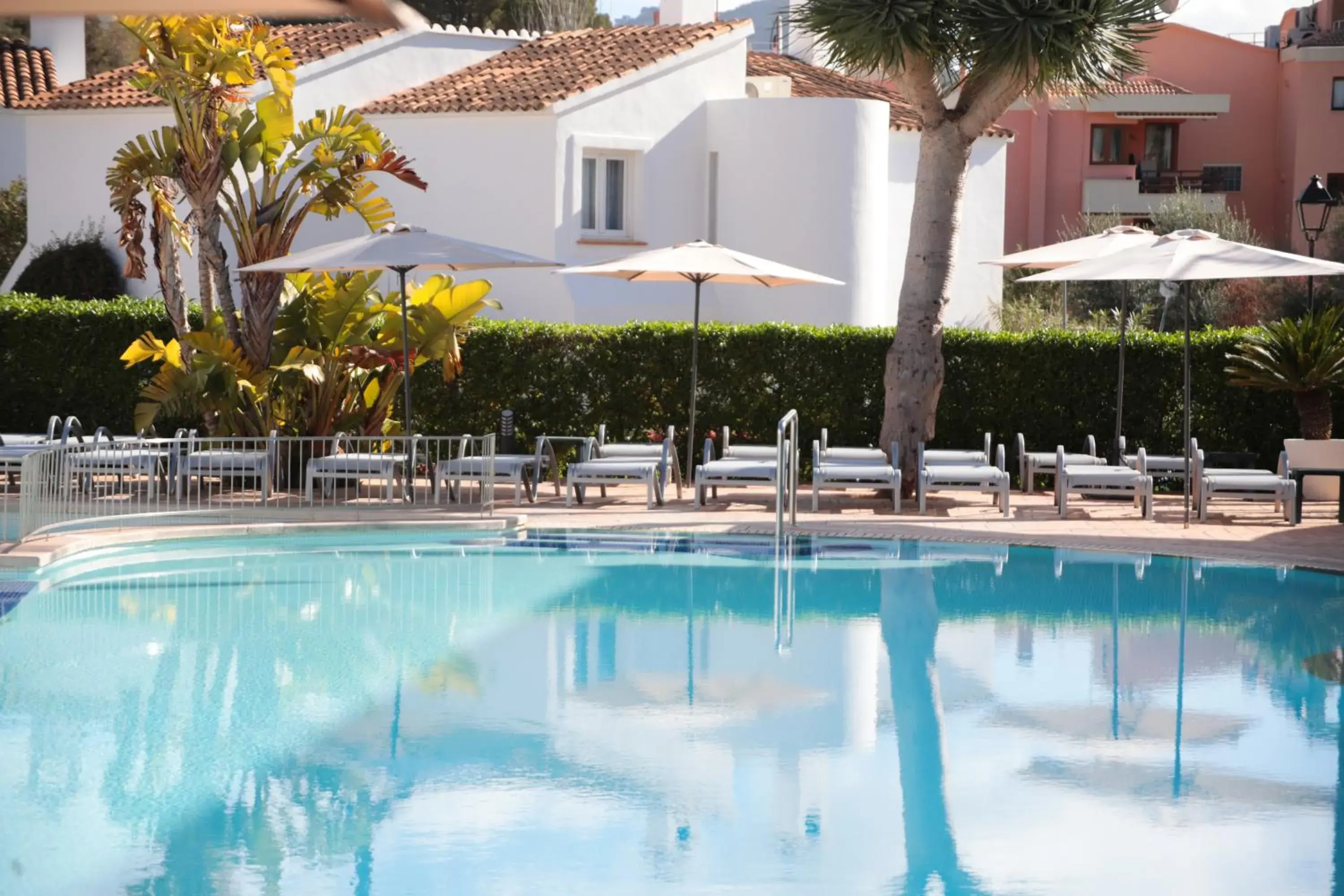 Property building, Swimming Pool in Hotel La Pergola Mallorca