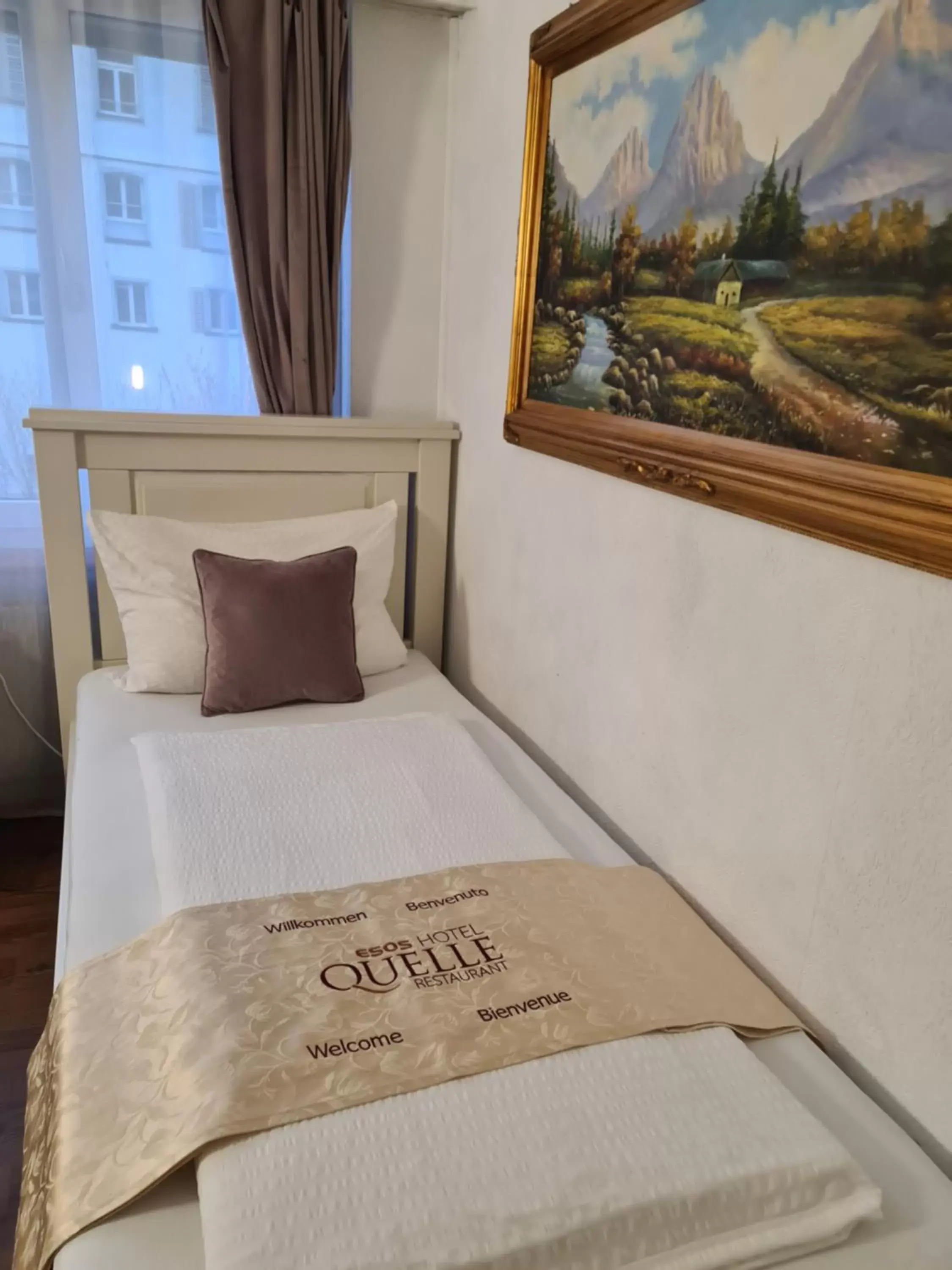 Bed in Esos Hotel Quelle