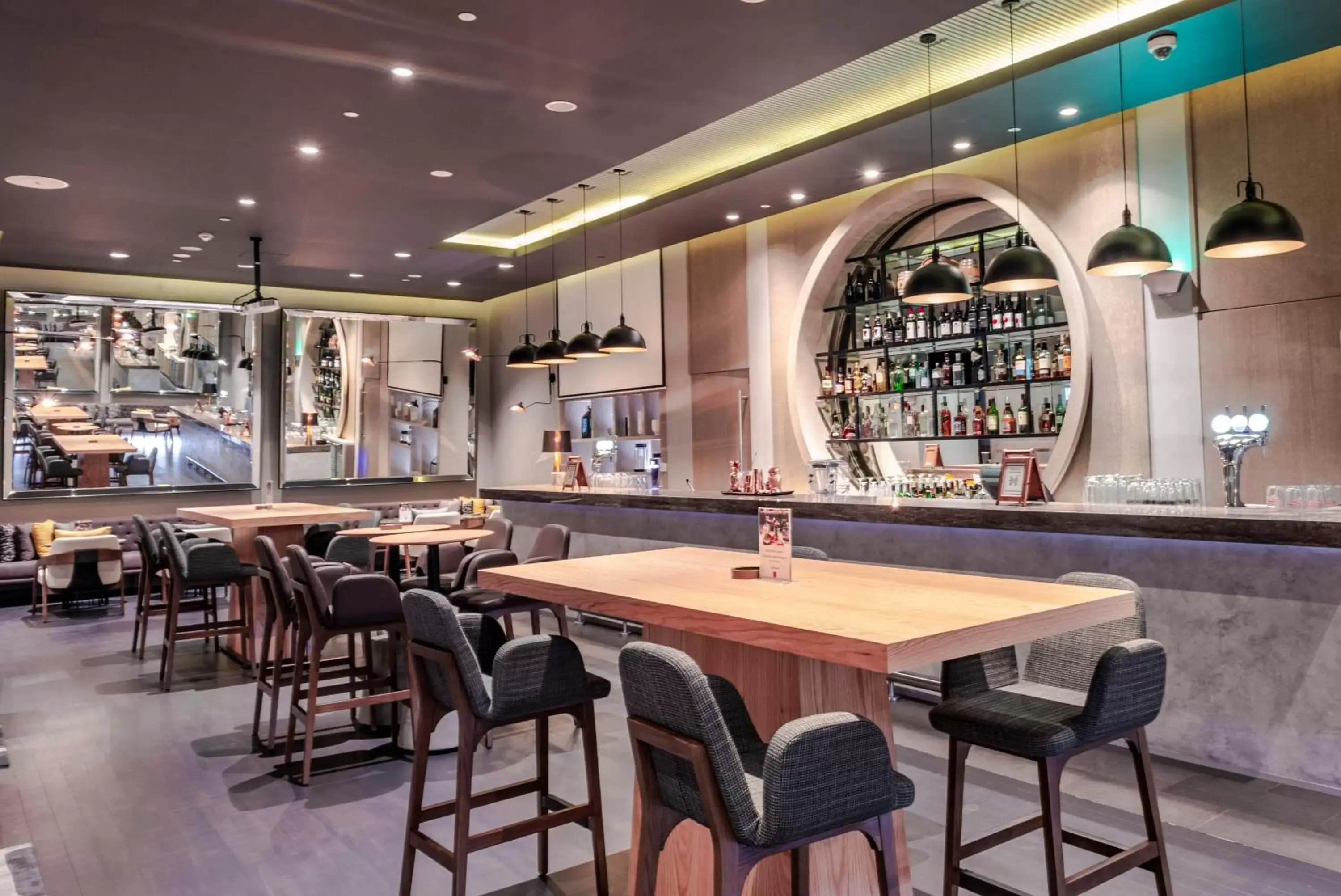 Lounge or bar in Centro Capital Centre By Rotana Lounge or bar in Centro Capital Centre By Rotana
