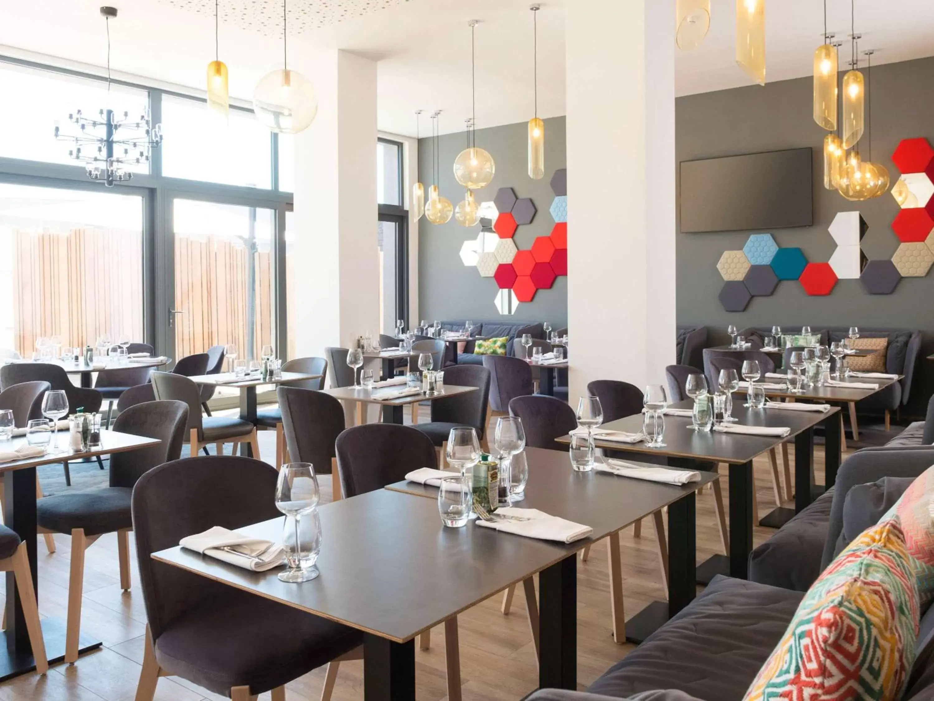 Restaurant/Places to Eat in Novotel Charleroi Centre