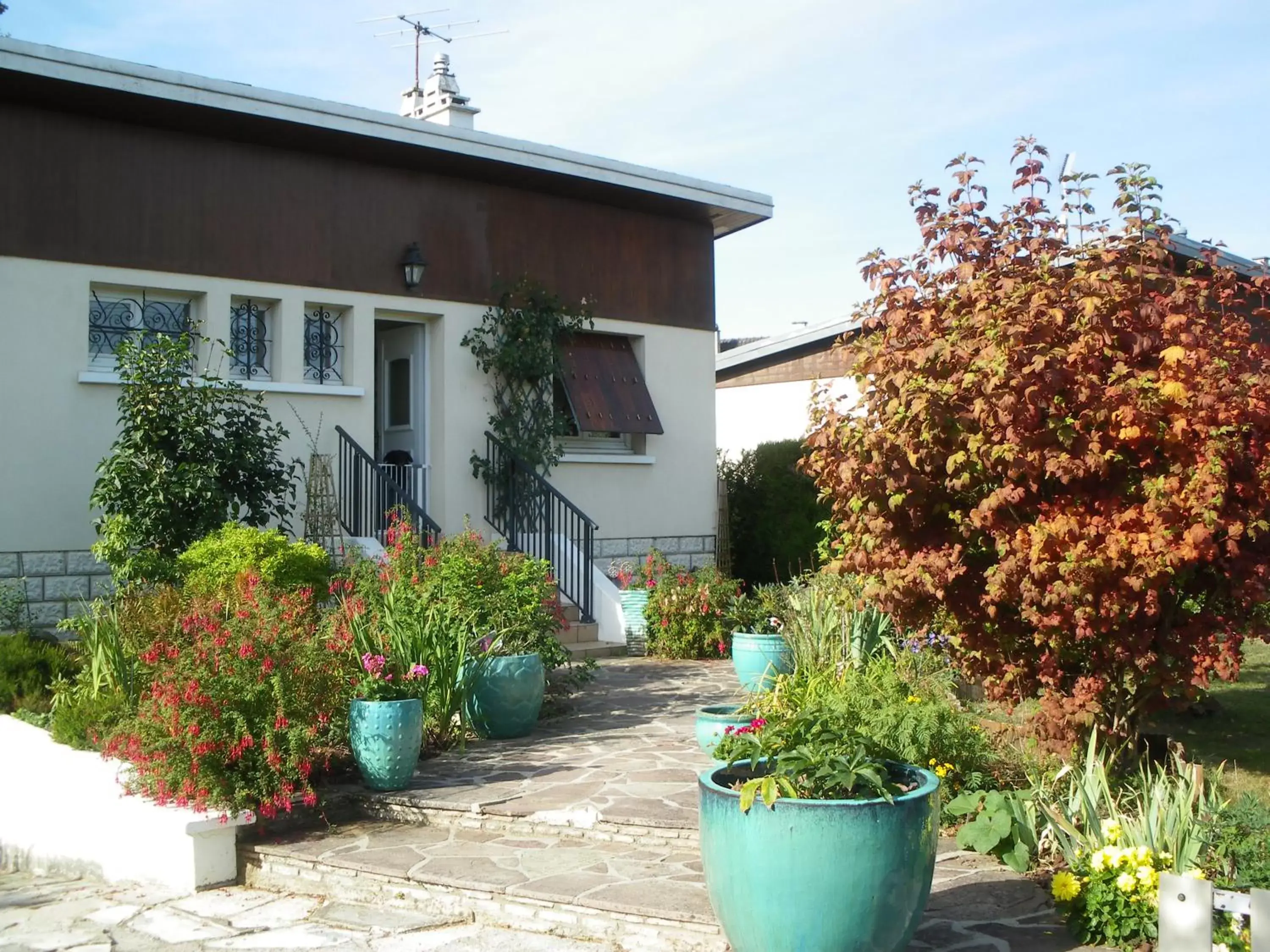 Facade/entrance, Property Building in Chambre d'Hôtes - DOUCE NUI-THE