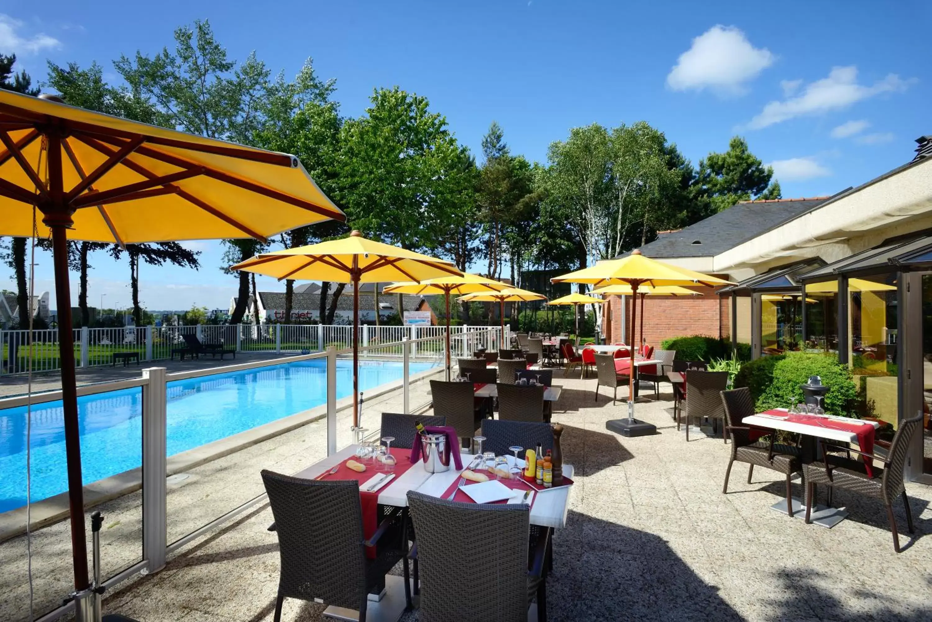 Restaurant/Places to Eat in Hotel Ibis styles Lisieux ex Mercure